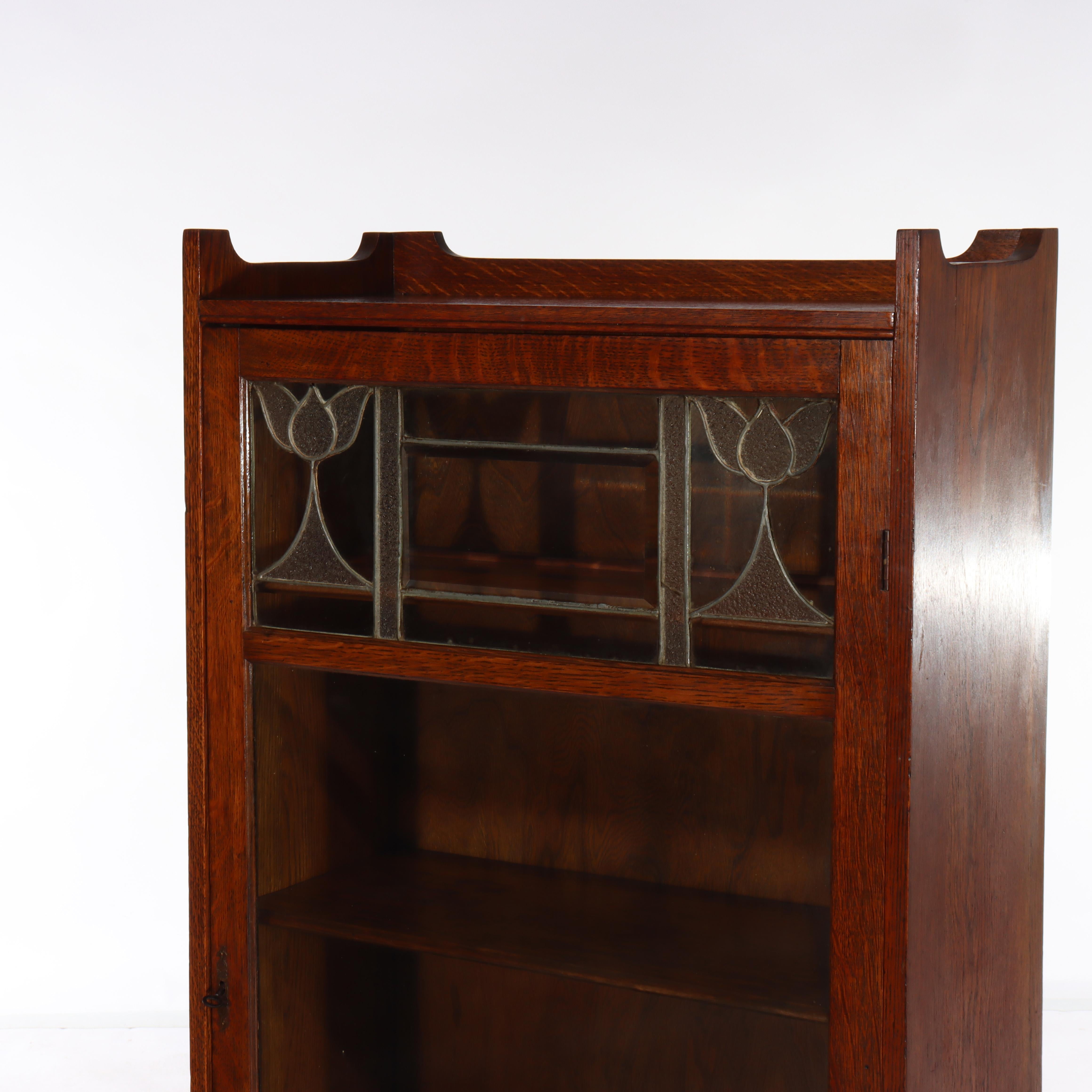 Arts and Crafts Ancienne bibliothèque à une porte en chêne à vitres plombées Mission Arts & Crafts c1920 en vente