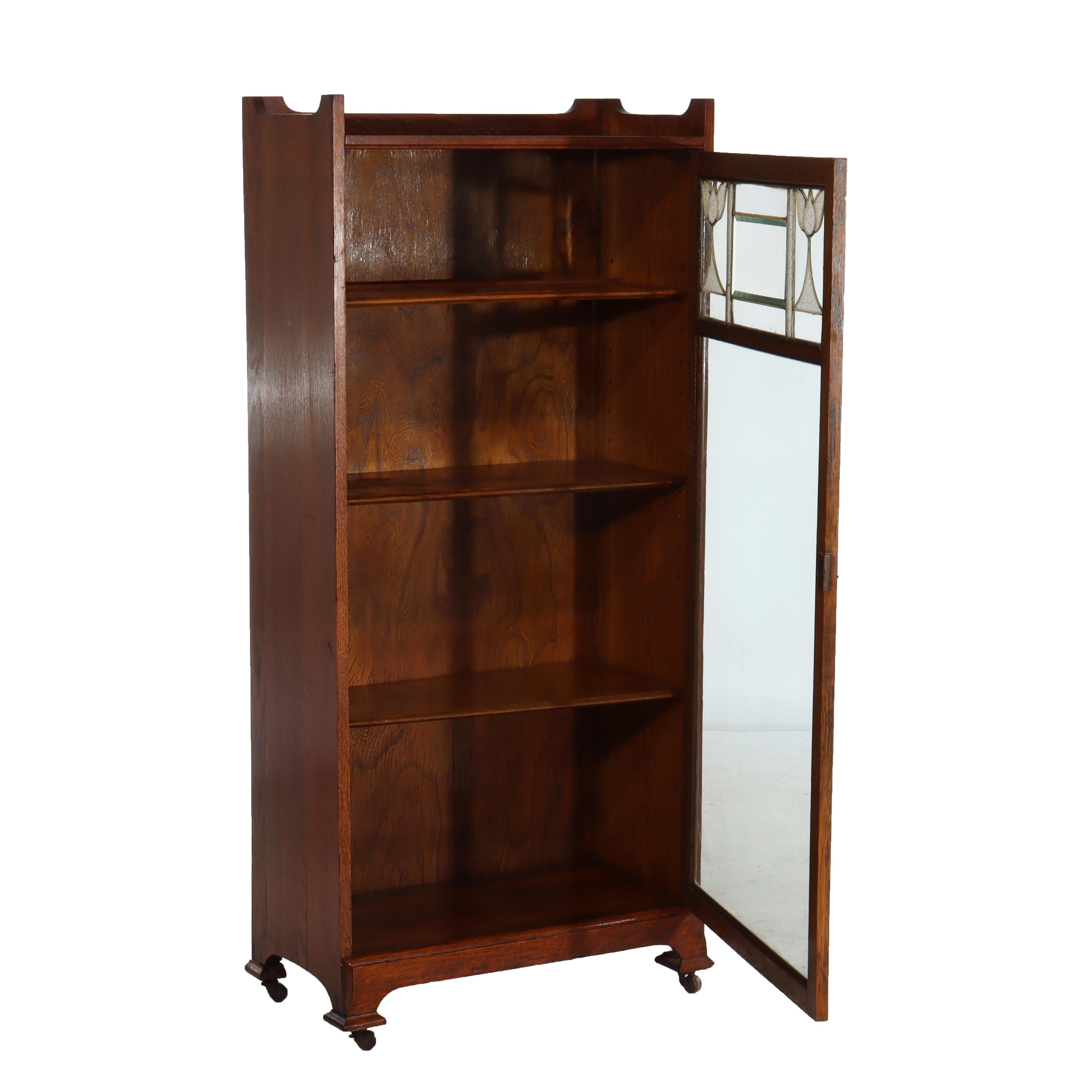 Ancienne bibliothèque à une porte en chêne à vitres plombées Mission Arts & Crafts c1920 Bon état - En vente à Big Flats, NY