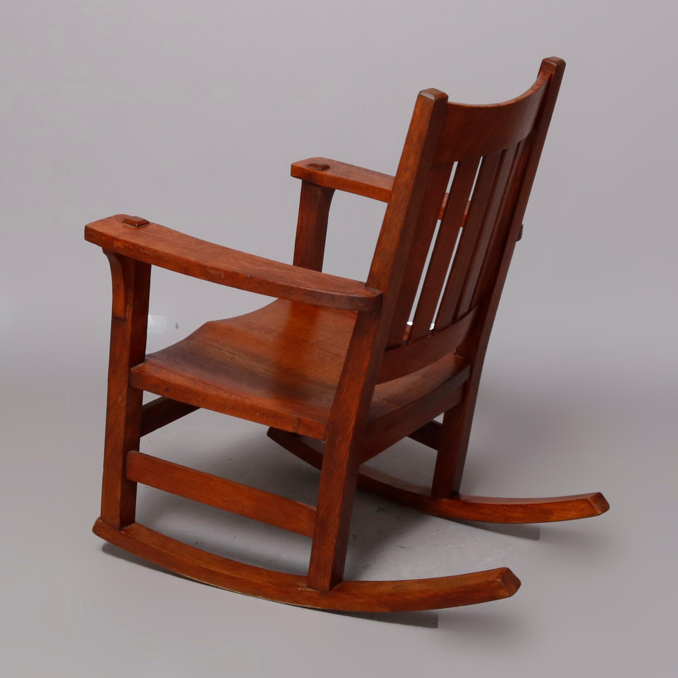 Arts and Crafts Ancienne chaise à bascule Mission en chêne de style Arts & Crafts, vers 1920