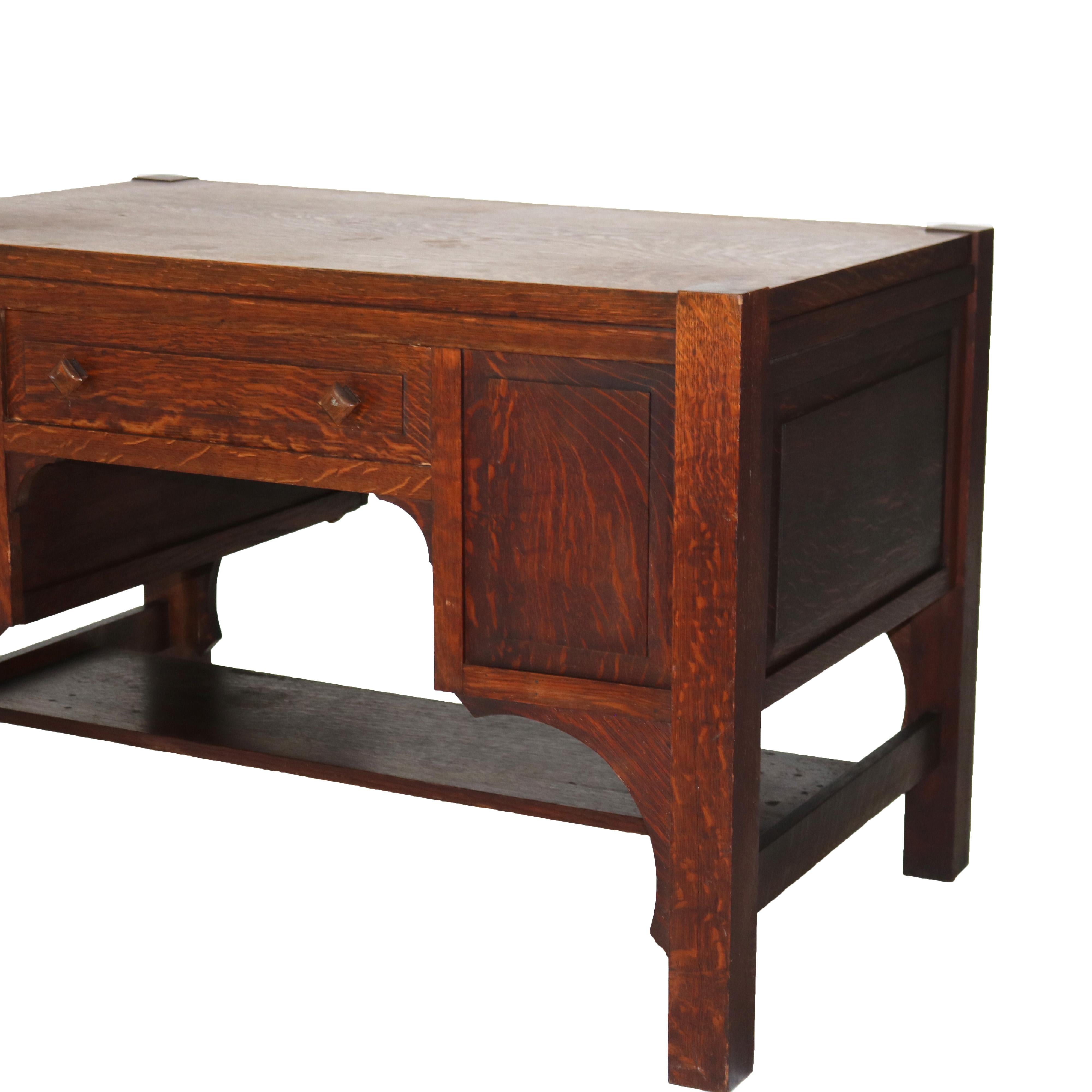 Antike Arts & Crafts Mission Eiche getäfelten Schreibtisch mit gewölbten Kragsteinen C1920 im Zustand „Gut“ im Angebot in Big Flats, NY