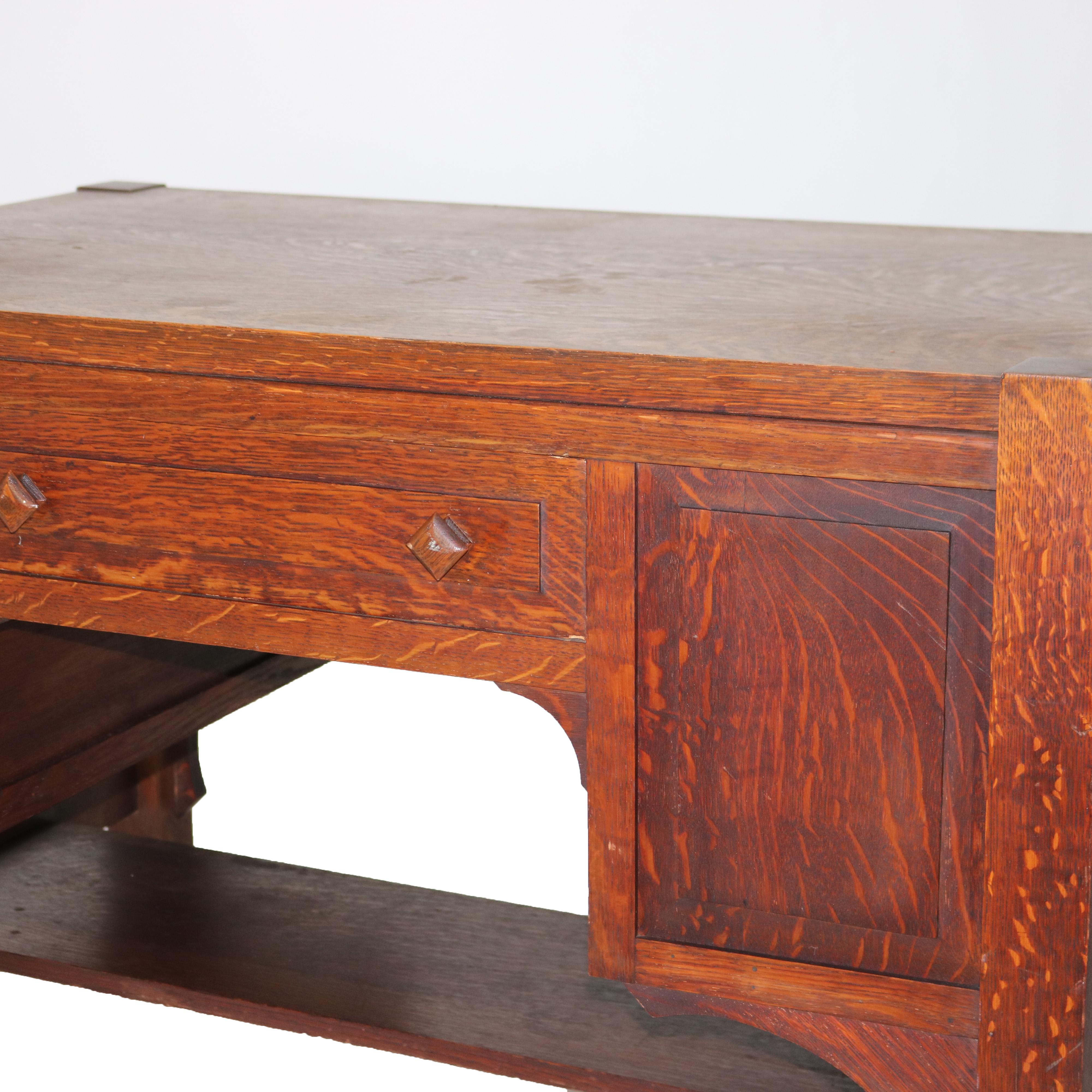 Antike Arts & Crafts Mission Eiche getäfelten Schreibtisch mit gewölbten Kragsteinen C1920 (20. Jahrhundert) im Angebot