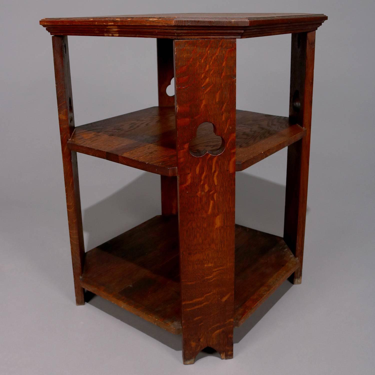 Antique Arts & Crafts Mission Quarter Sawn Oak Three-Tier Trefoil Lamp Stand In Good Condition In Big Flats, NY