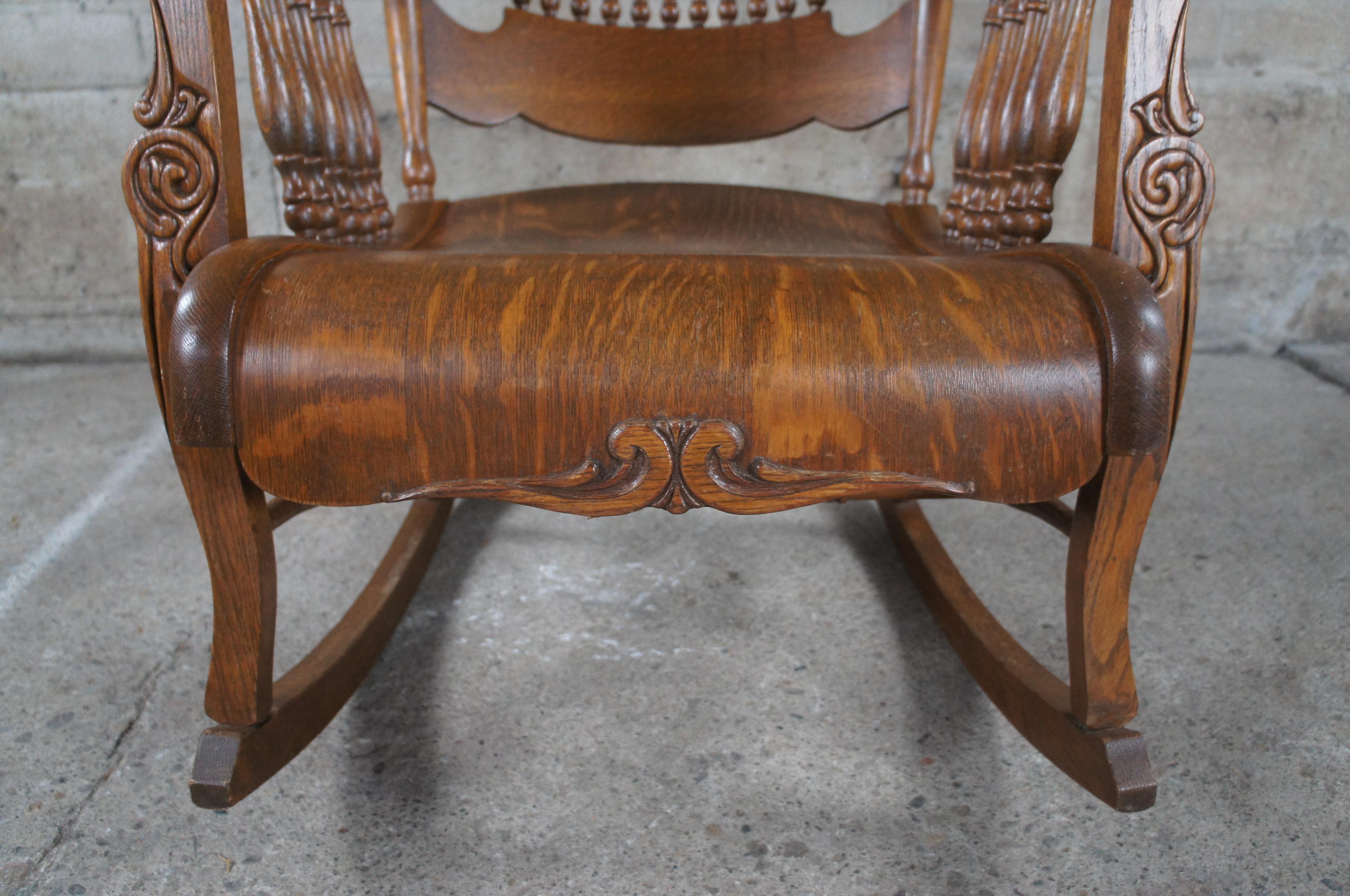 20ième siècle Antique fauteuil à bascule Mission Quartersawn en chêne courbé Arts & Crafts en vente