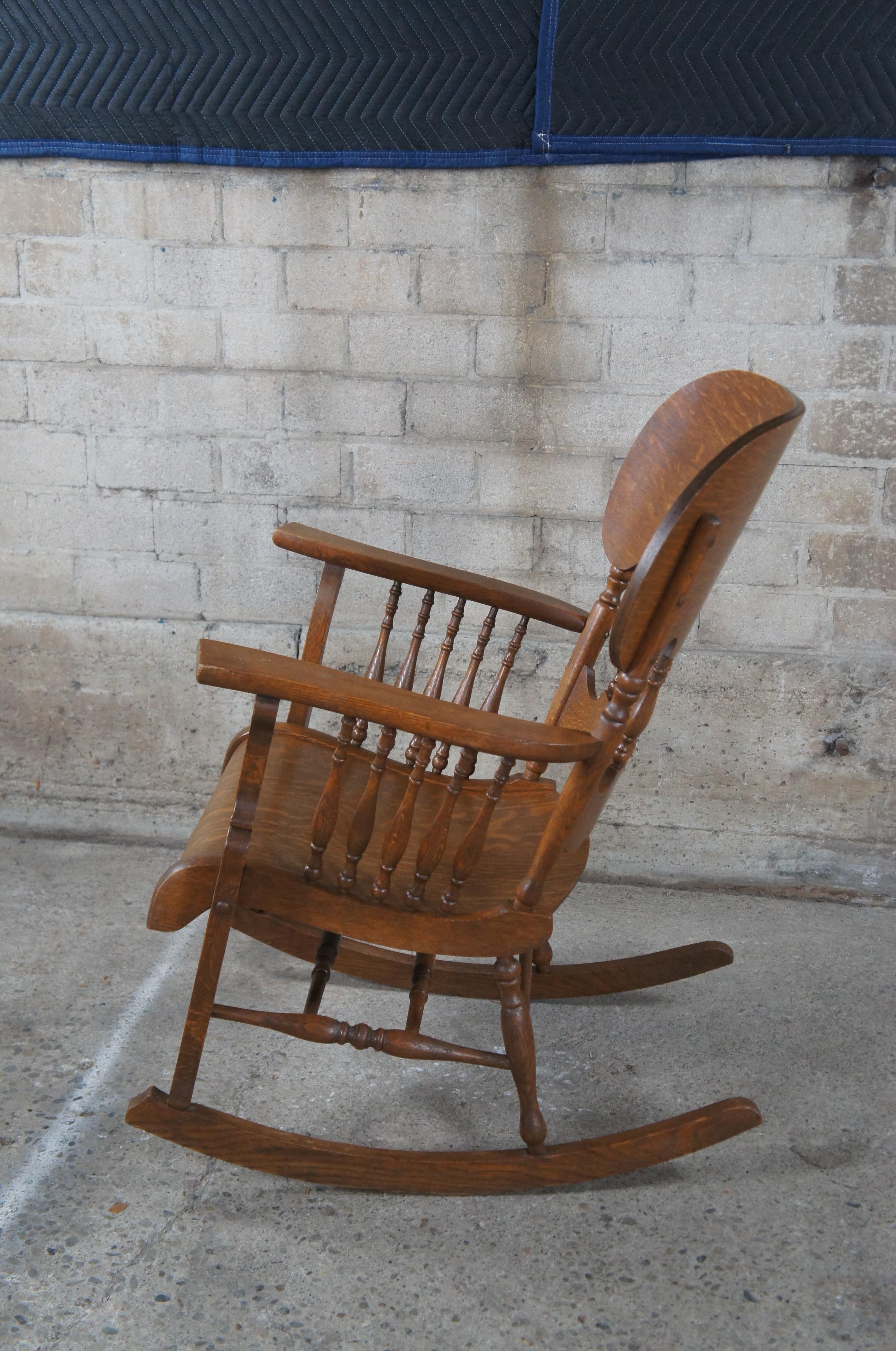 Antique Arts & Crafts Mission Quartersawn Oak Bentwood Rocking Arm Chair Rocker In Good Condition For Sale In Dayton, OH