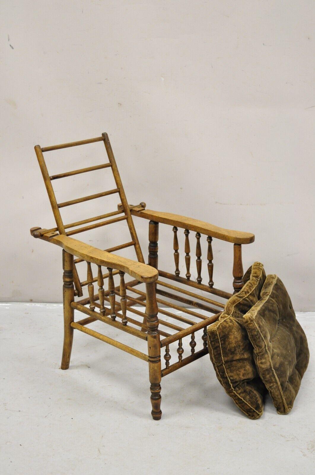 Antiker Arts & Crafts Mission Turn Carved Nussbaum Kleiner Morris Stuhl für Kinder im Angebot 5