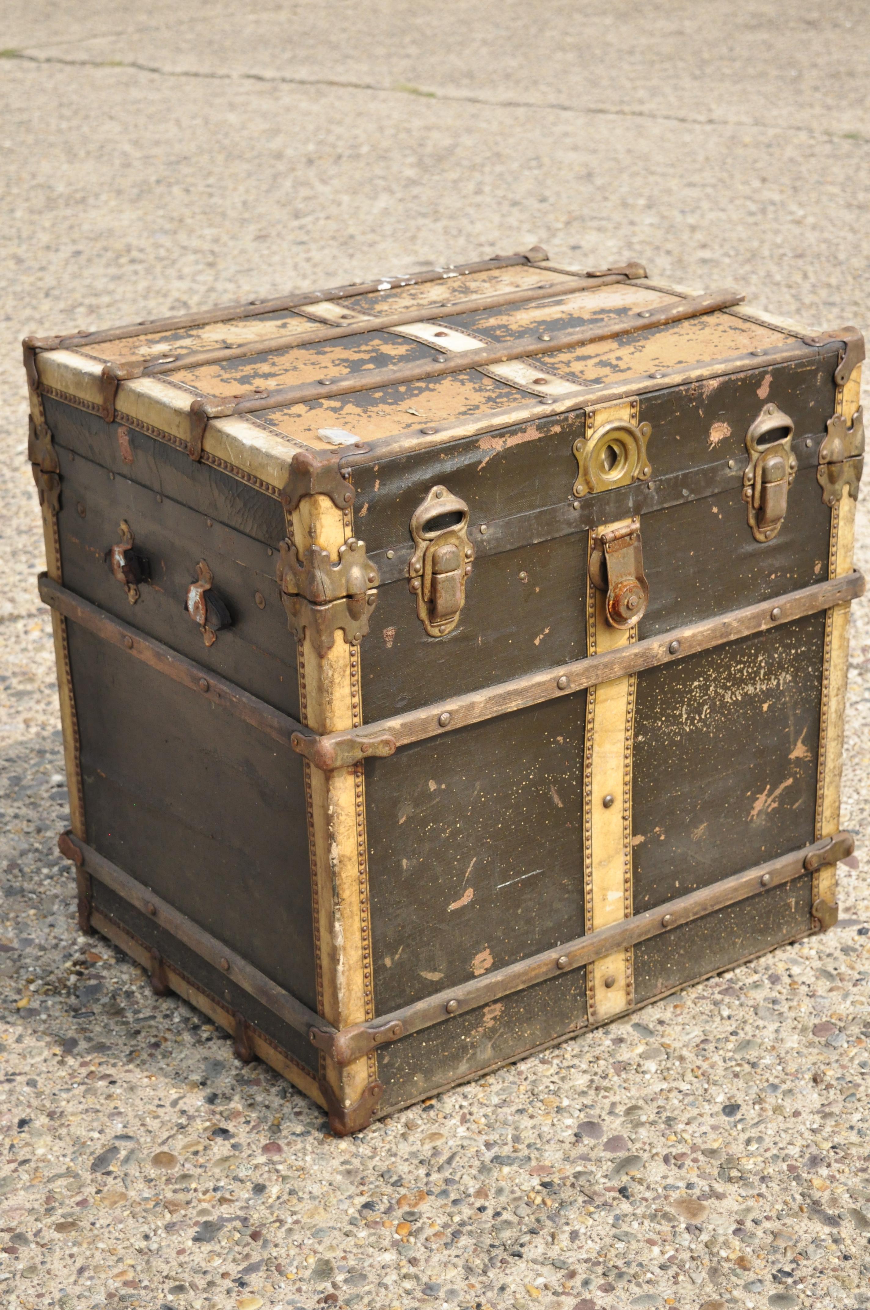Antique Arts & Crafts Mission Victorian storage trunk chest with distressed finish. Item features a distressed finish, no key, but unlocked, very nice antique item, circa early 1900s. Measurements: 27