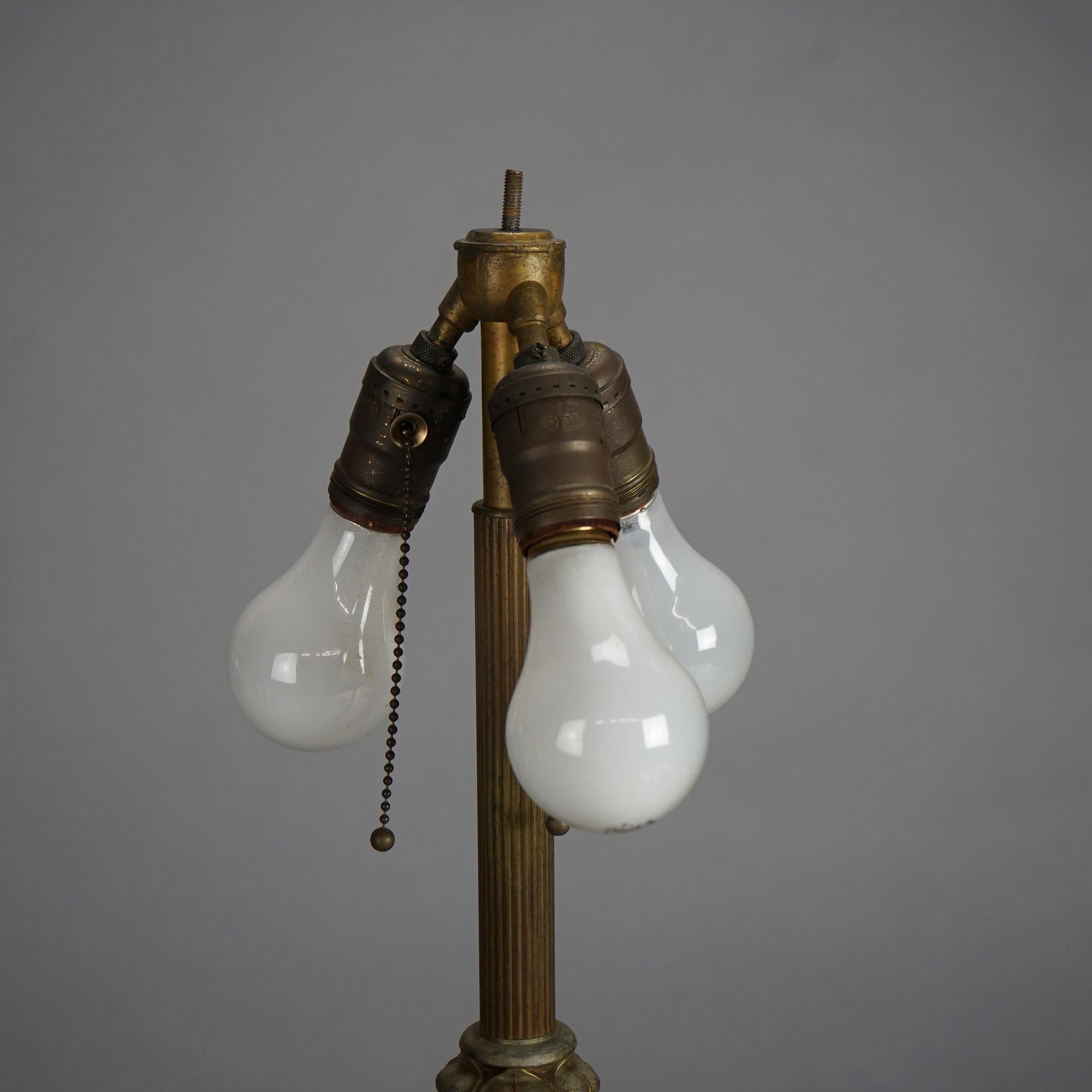 Ancienne lampe de bureau néoclassique Arts & Crafts Bradley & Hubbard en verre delag C1920 8