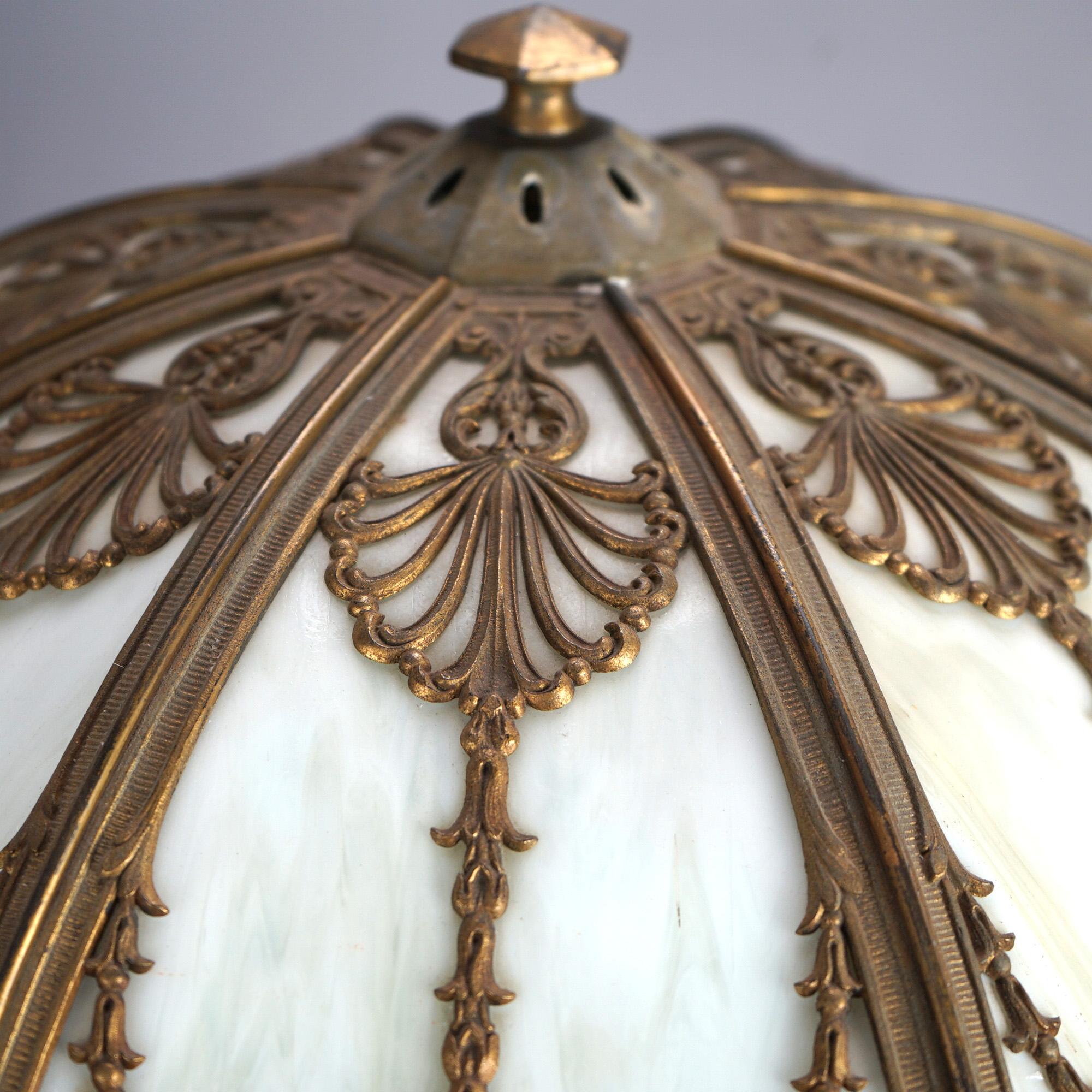 Ancienne lampe de bureau néoclassique Arts & Crafts Bradley & Hubbard en verre delag C1920 1