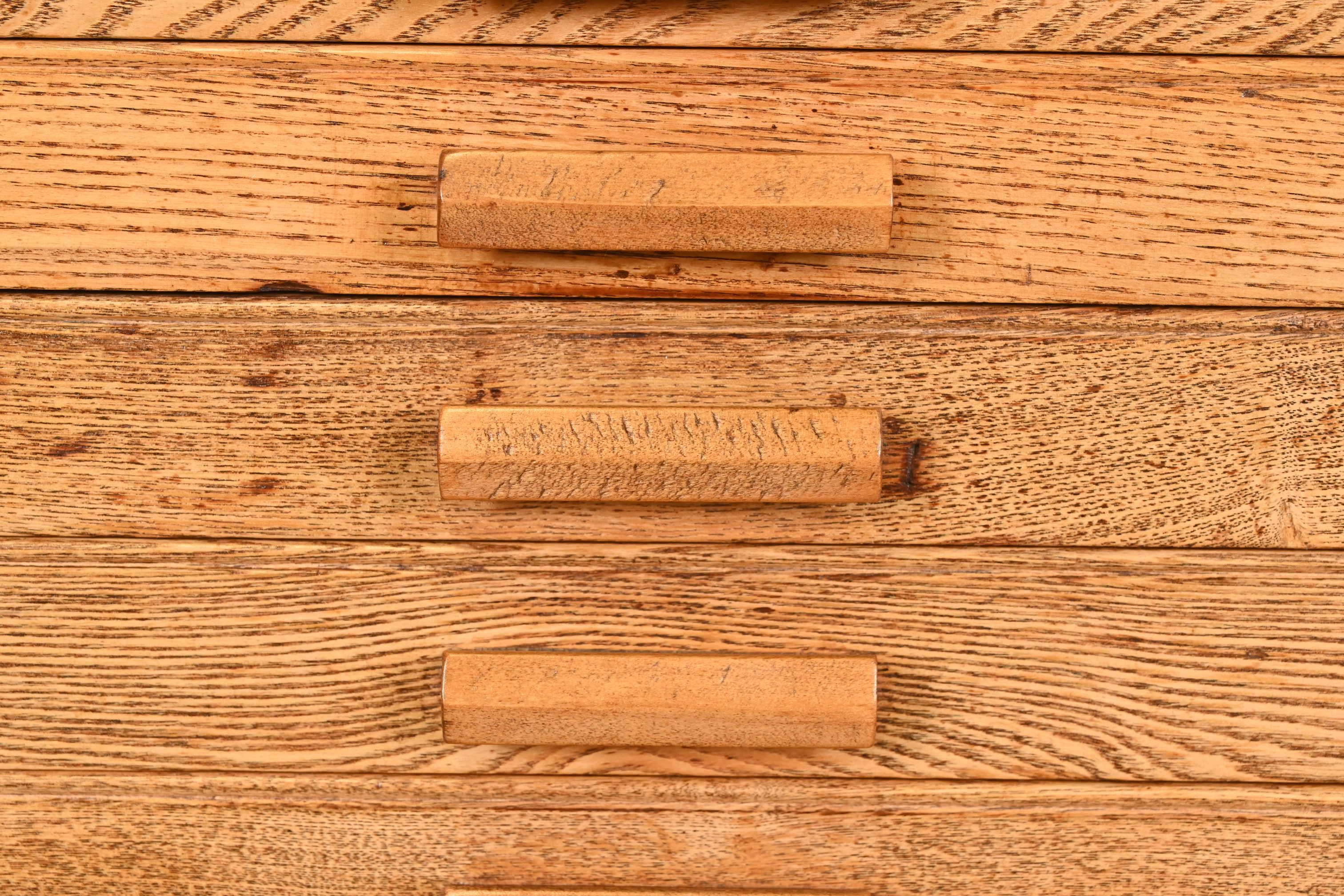 Quercia Antico schedario a 16 cassetti in Oak per progetti di architetti in vendita