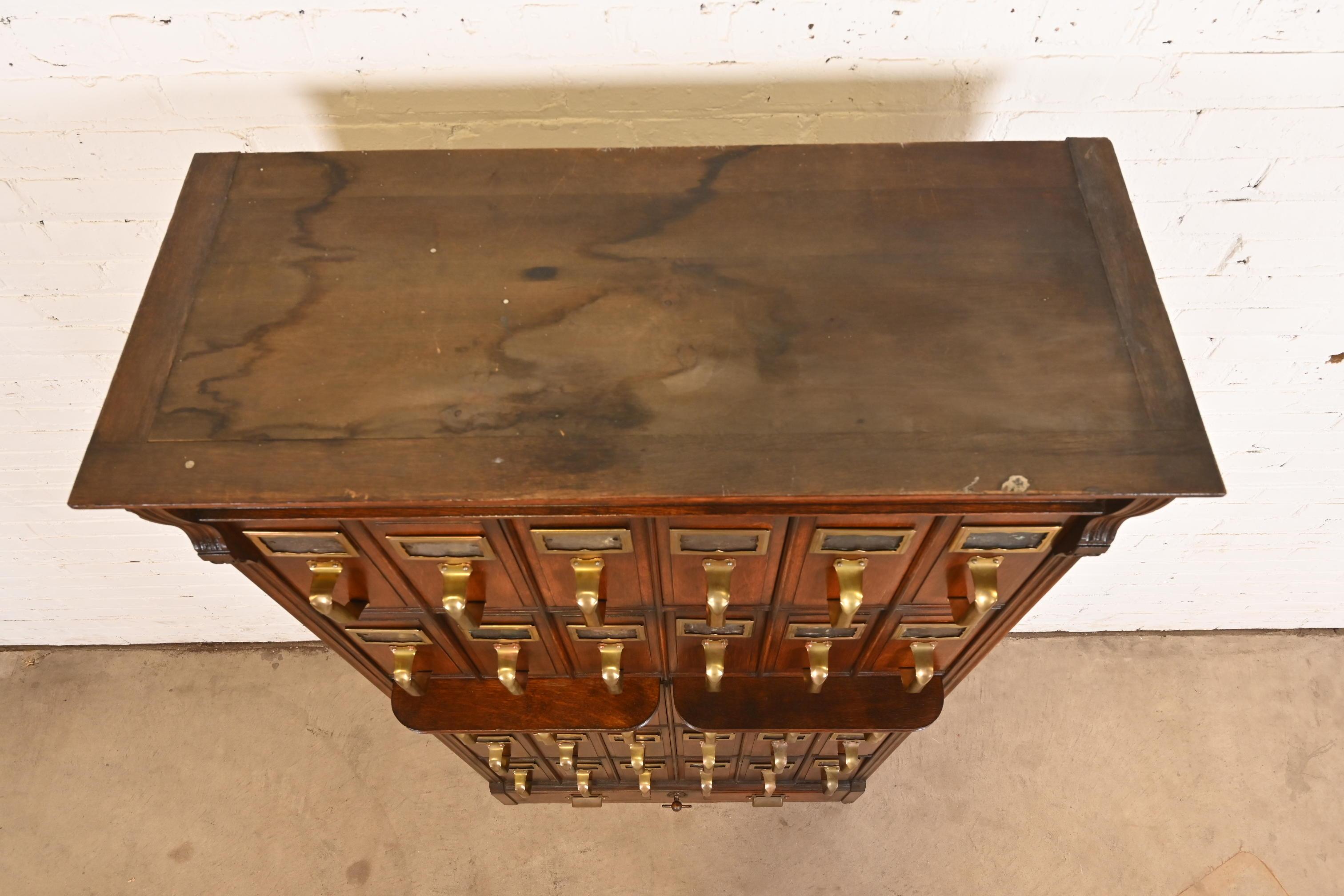 Antique Arts & Crafts Oak 30-Drawer File Cabinet, Circa 1900 For Sale 6