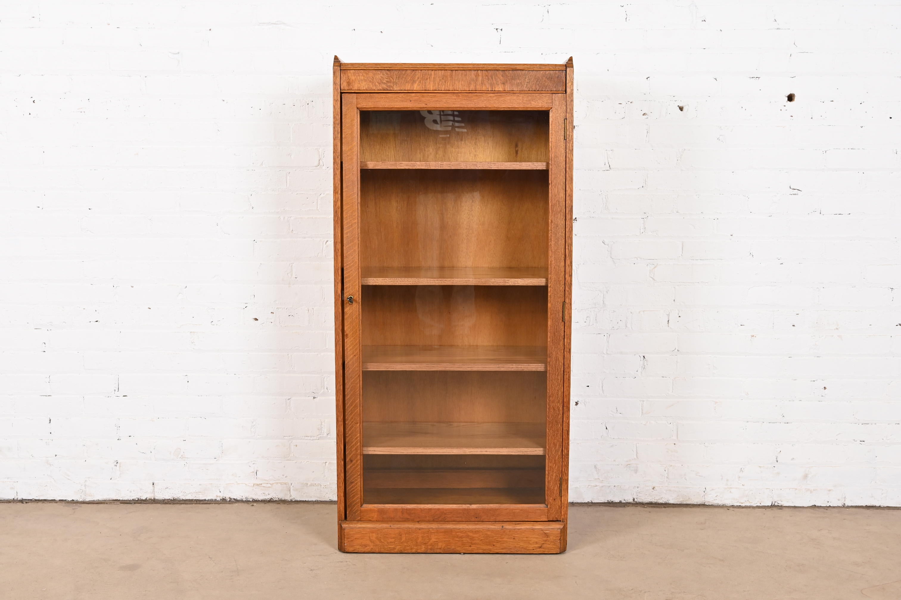 Arts and Crafts Antique Arts & Crafts Oak Bookcase Cabinet, Circa 1920s For Sale
