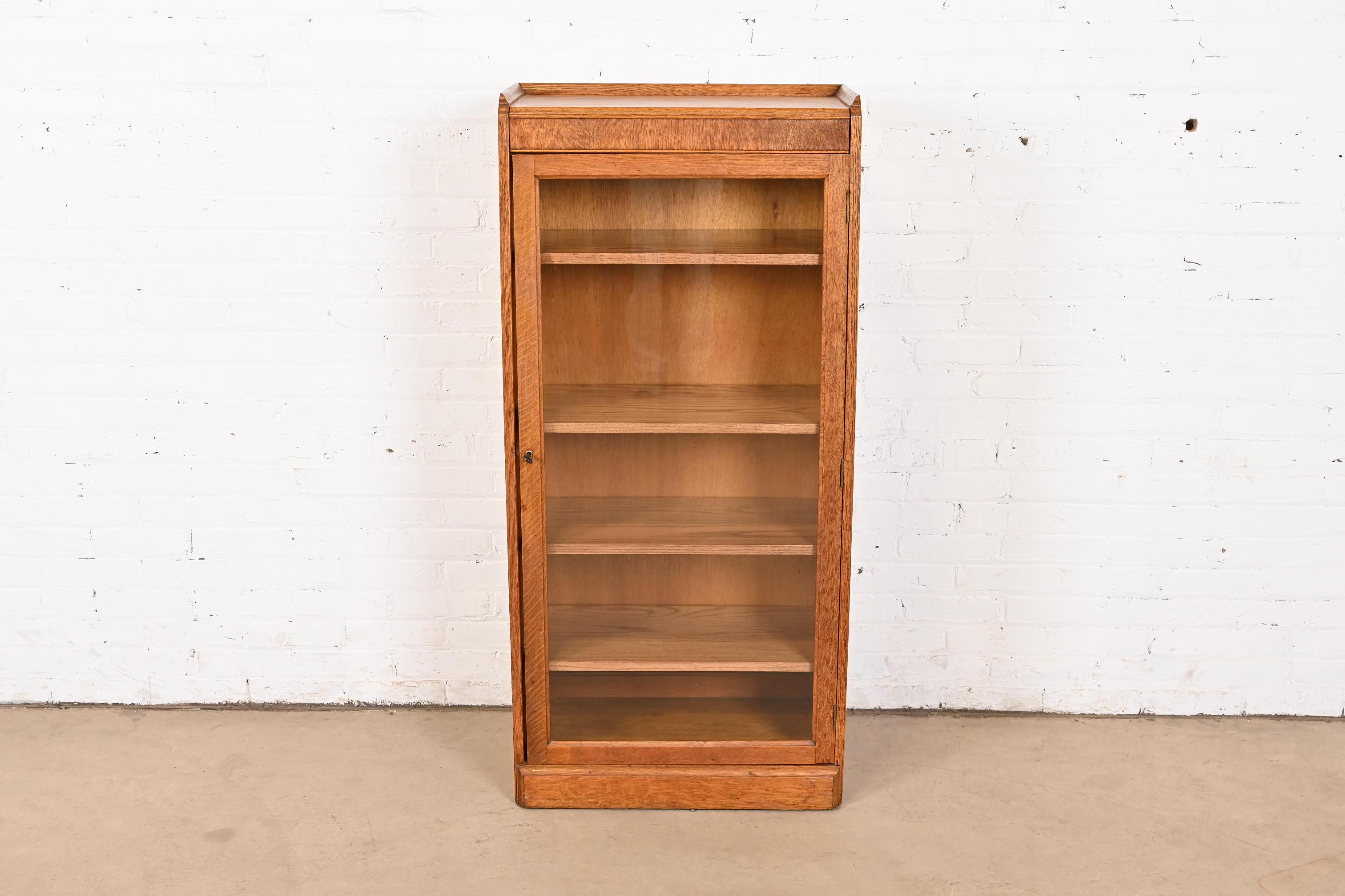 American Antique Arts & Crafts Oak Bookcase Cabinet, Circa 1920s For Sale