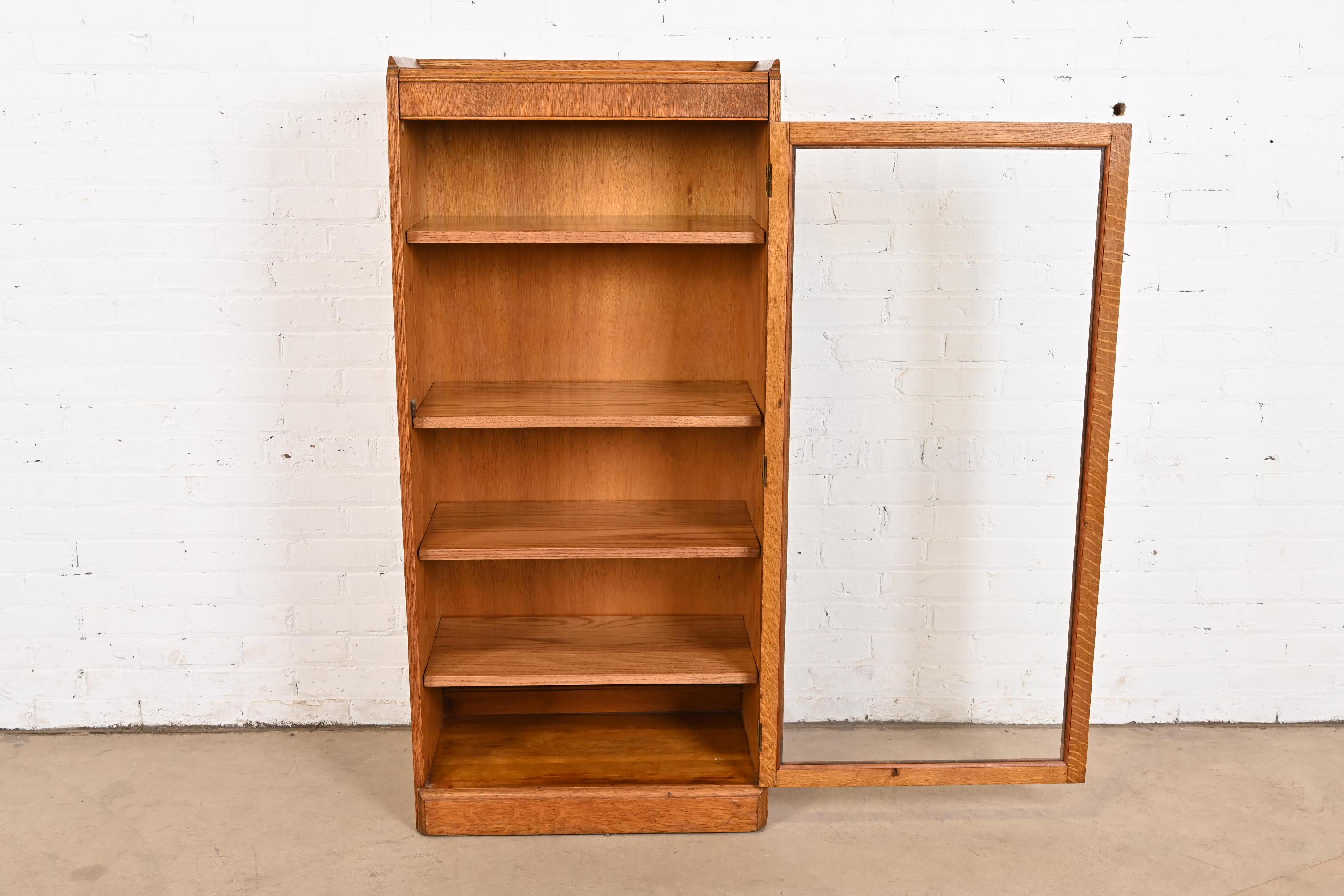 Early 20th Century Antique Arts & Crafts Oak Bookcase Cabinet, Circa 1920s For Sale