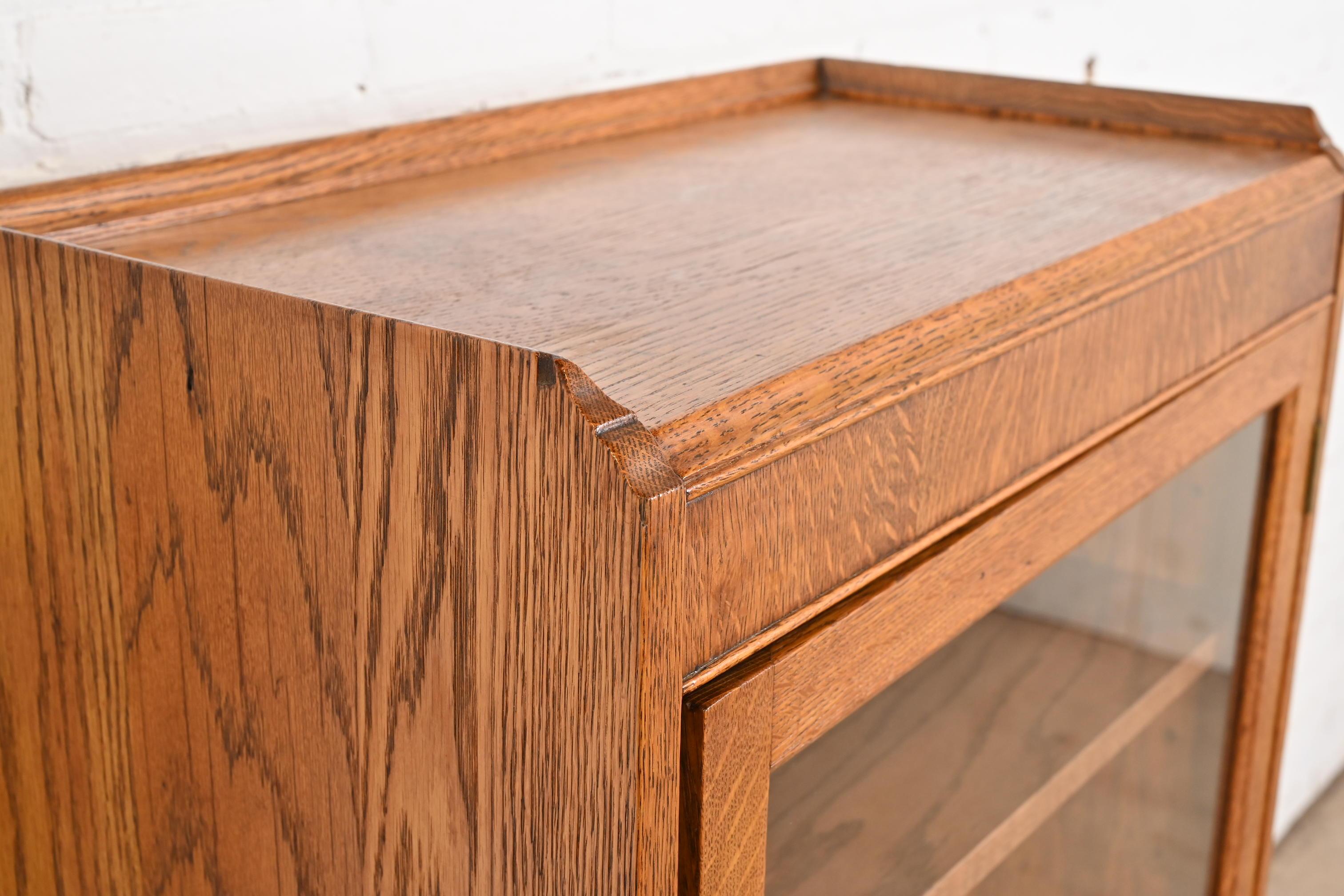 Antique Arts & Crafts Oak Bookcase Cabinet, Circa 1920s For Sale 1