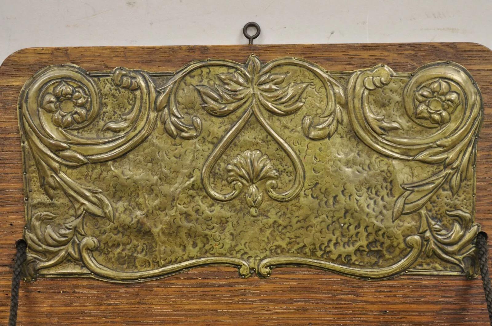 Antique Arts & Crafts Oak & Brass Embossed Folding Wall Hanging Letter Holder In Good Condition For Sale In Philadelphia, PA