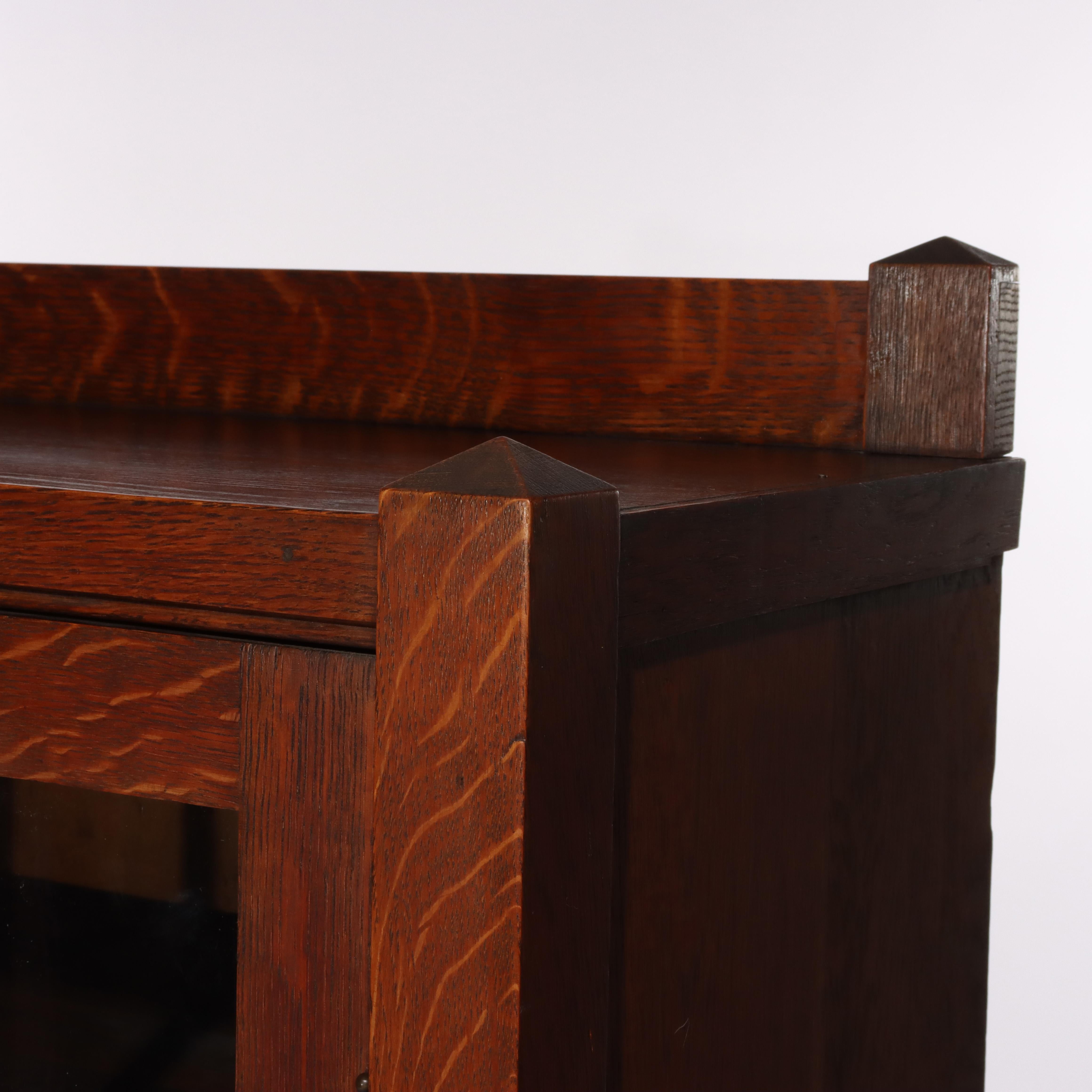 Chêne Ancienne bibliothèque à deux portes en Oak Arts & Crafts C1920 en vente