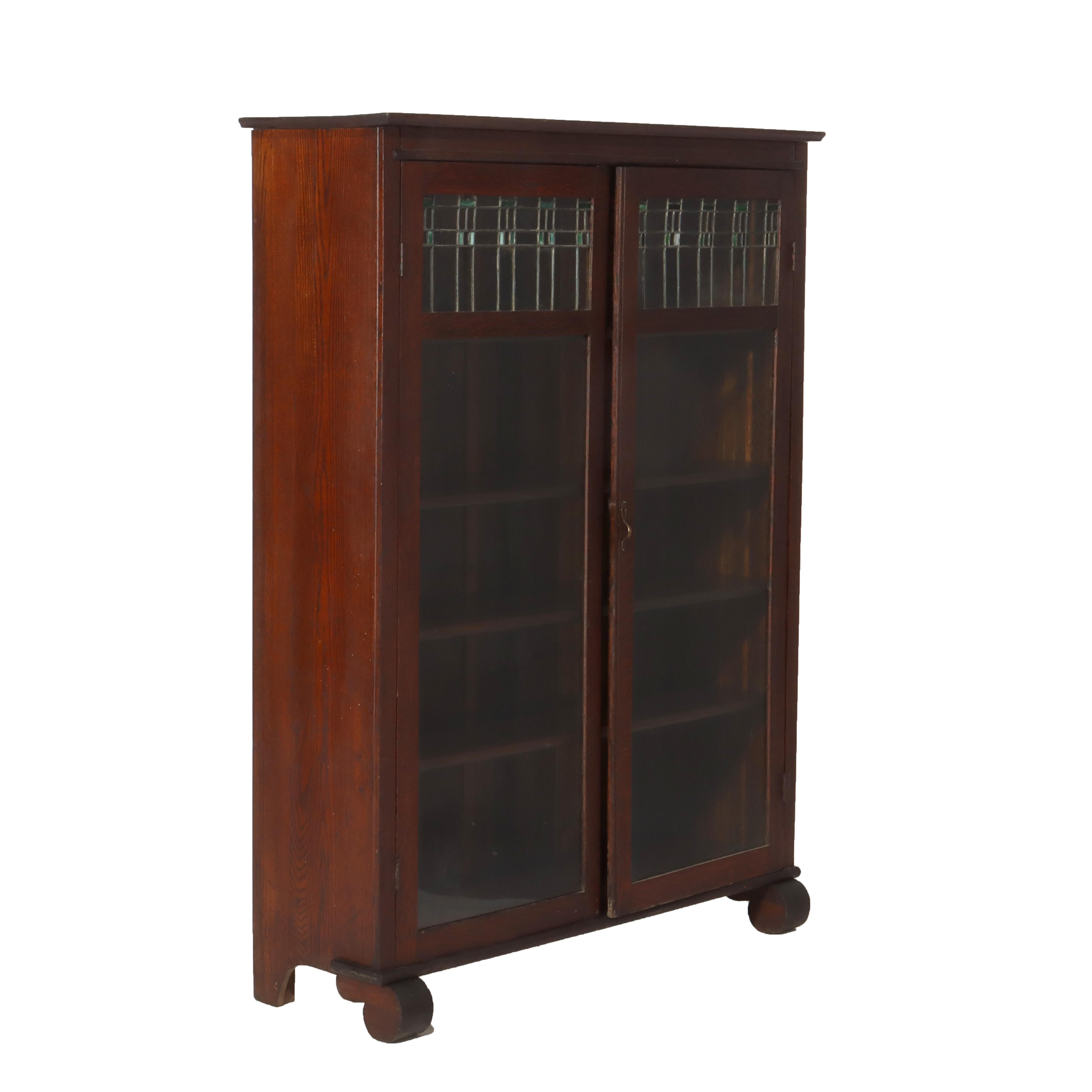 Antigua librería Arts & Crafts de doble puerta de roble con cristal emplomado C1920 en venta 6