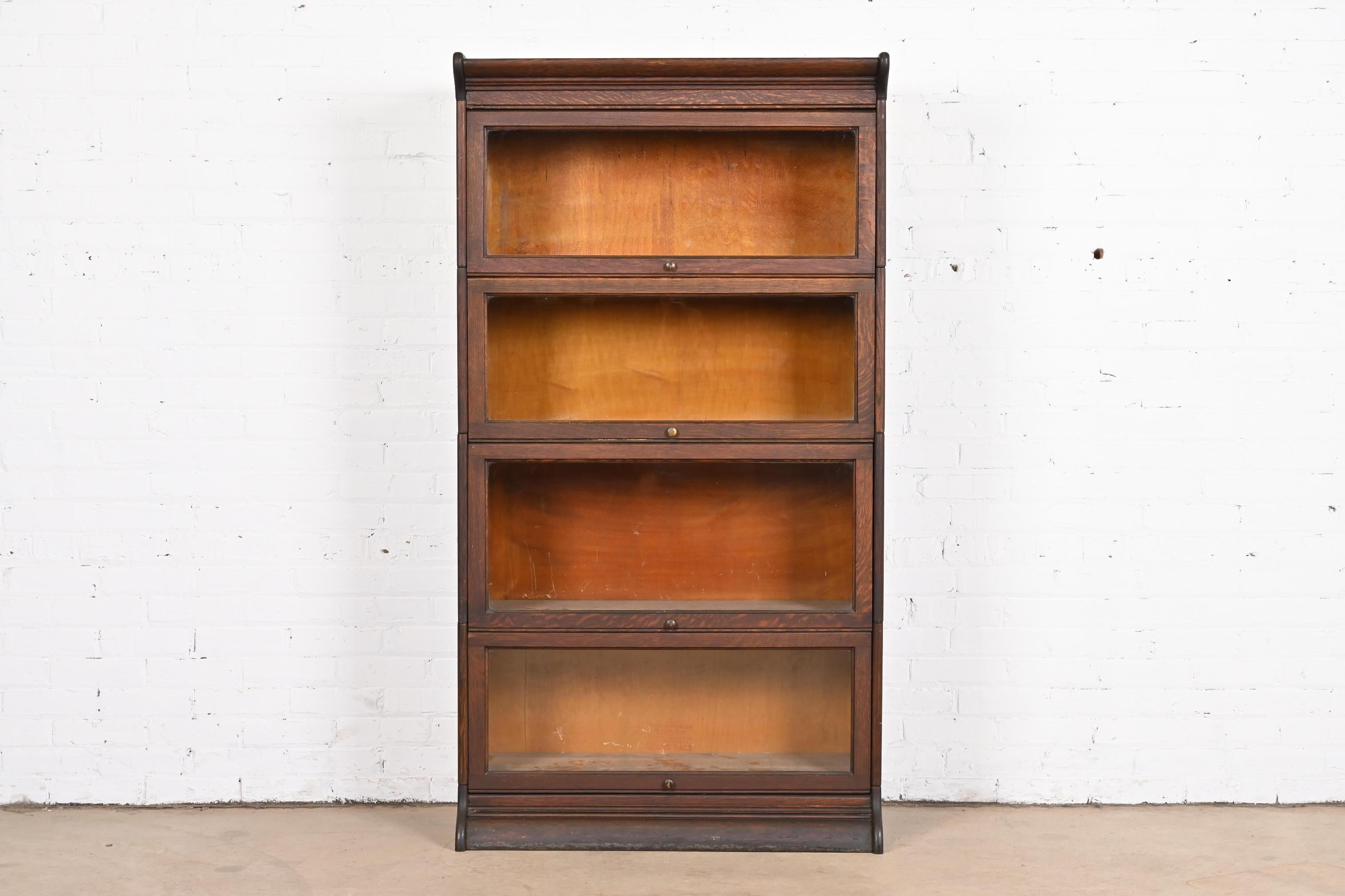 Arts and Crafts Antica libreria Barrister a quattro ripiani in Oak di Gunn, circa anni '20. in vendita