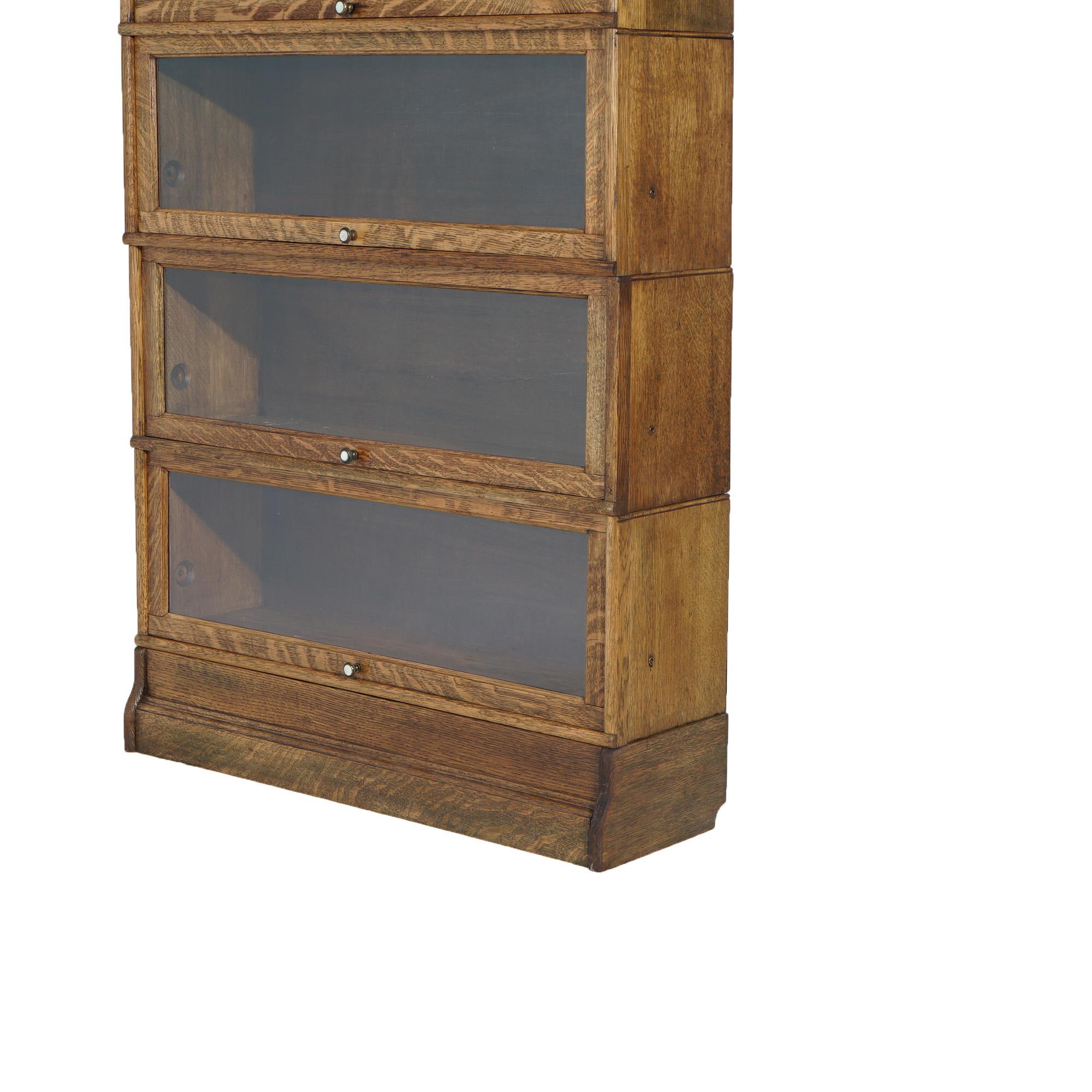 Antikes Arts and Crafts-Bücherregal aus Eichenholz mit vier Stapeln und Barrister, um 1910 im Zustand „Gut“ im Angebot in Big Flats, NY