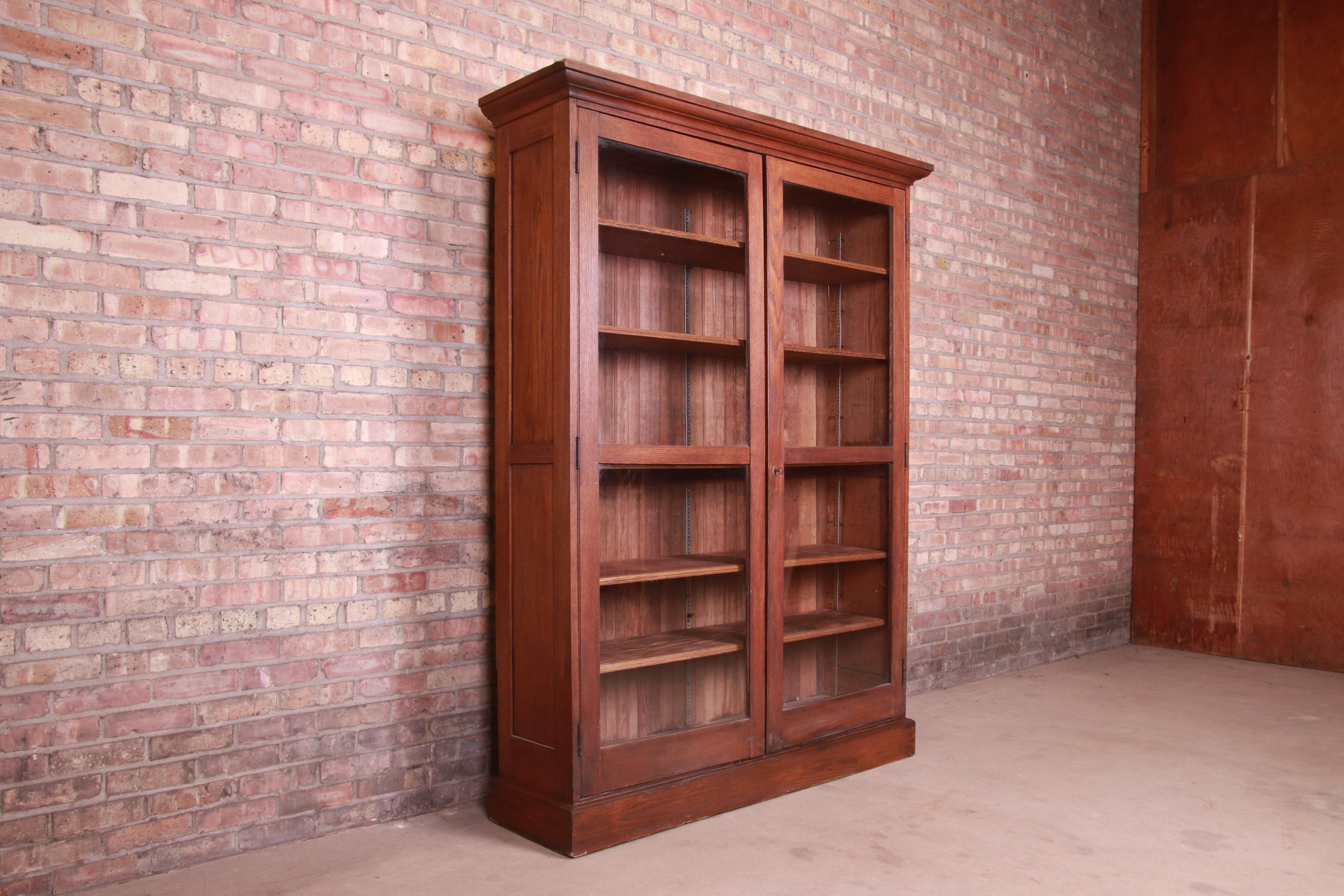 Antique Arts & Crafts Oak Glass Front Bookcase, Circa 1900 In Good Condition In South Bend, IN