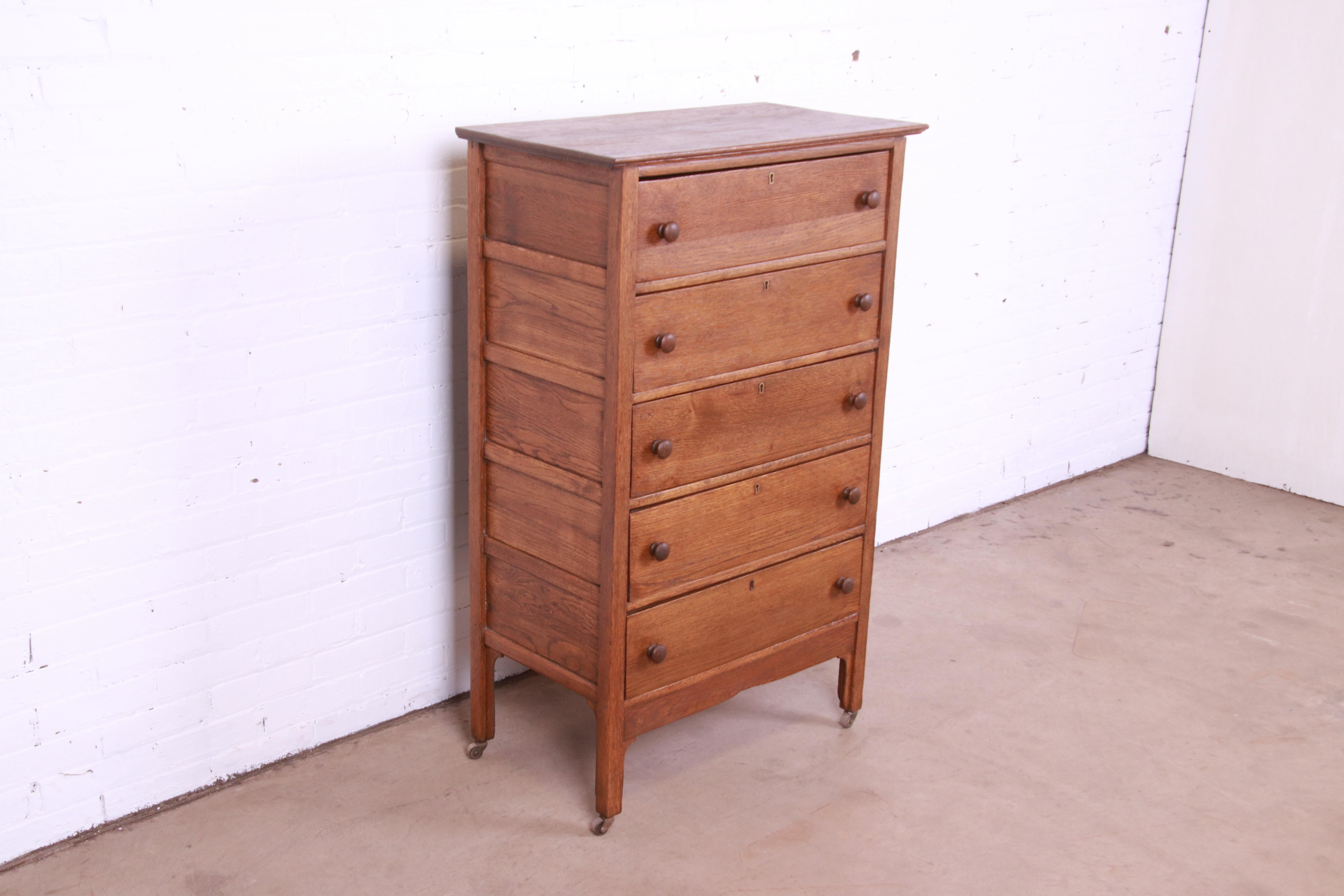 Antique Arts & Crafts Oak Highboy Dresser, Circa 1900 In Good Condition In South Bend, IN
