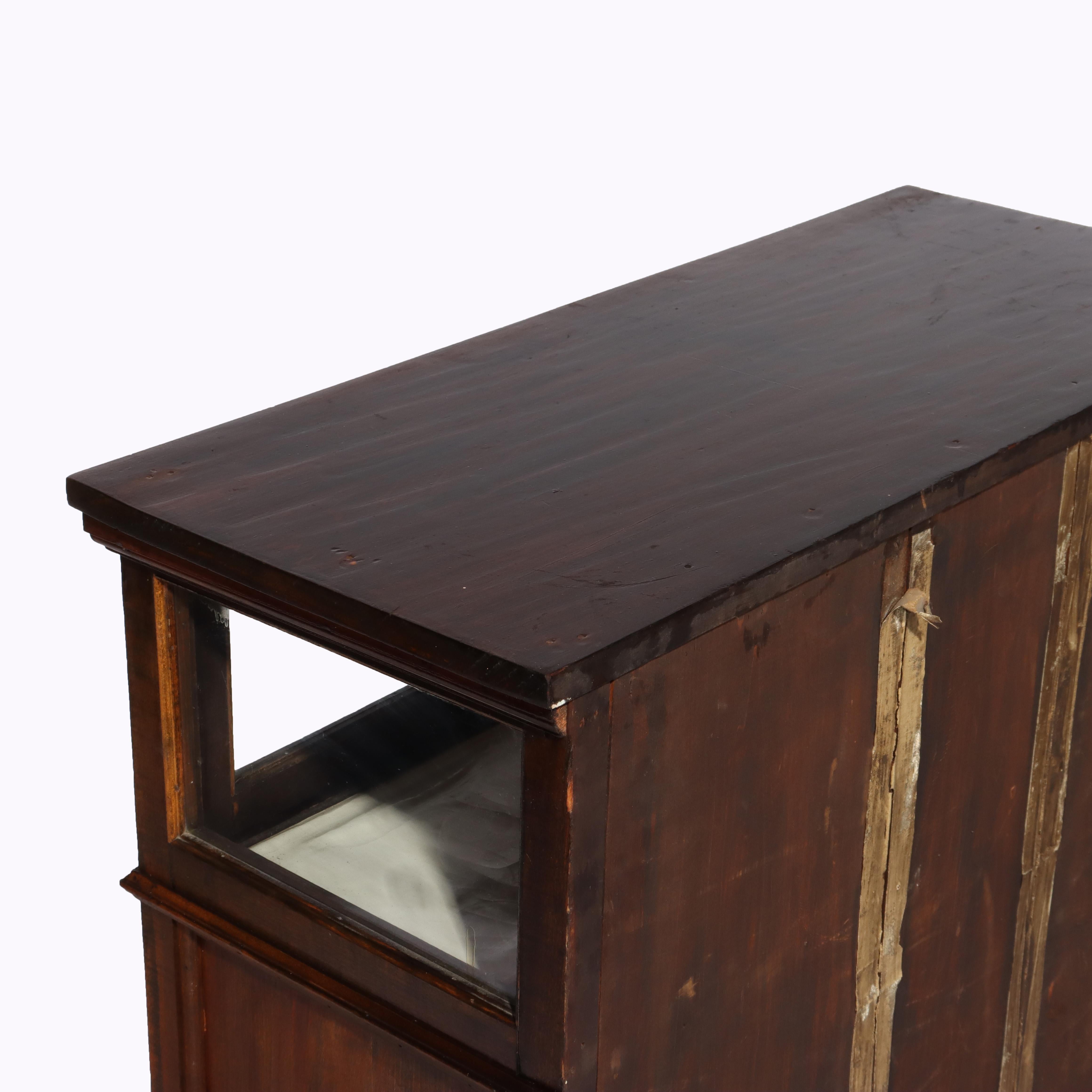 Antico mobile musicale/archivio in Oak con ante in vetro del 1910 ca. in vendita 3