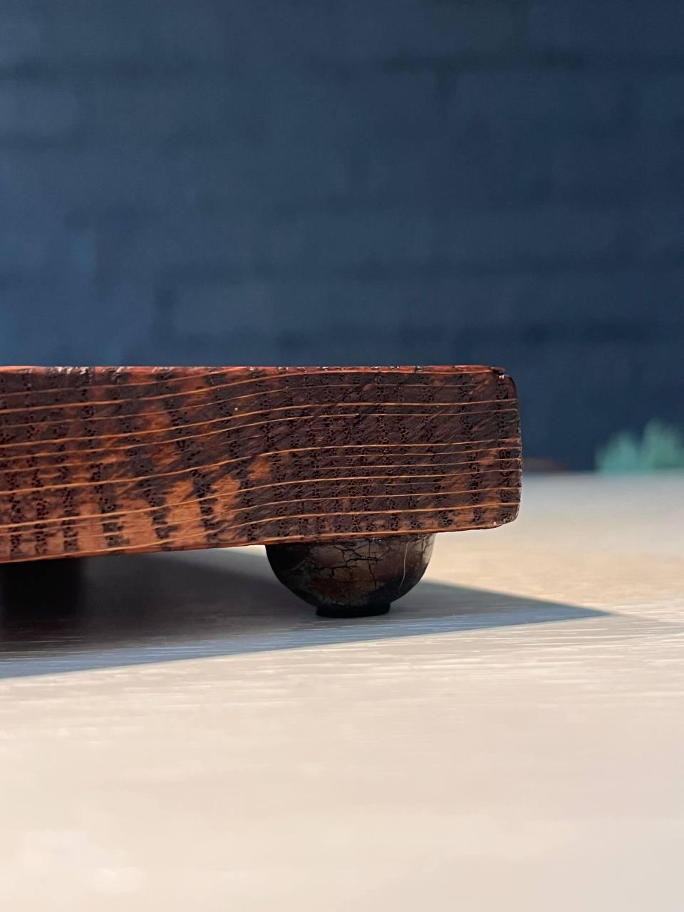 Lampada da tavolo in stile piramide di Oak, antica arte e artigianato in vendita 3