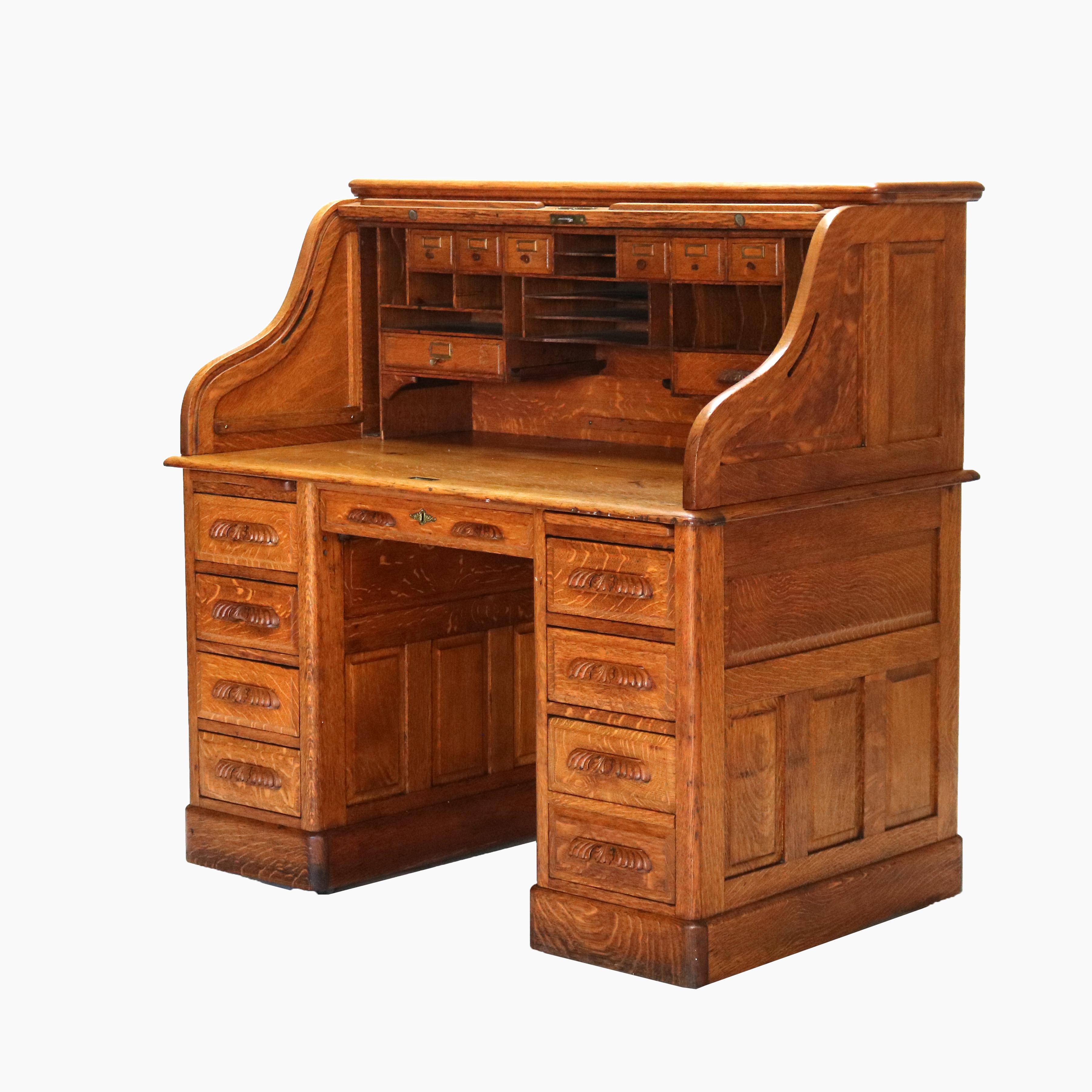 Arts and Crafts Ancien bureau à roulettes en Oak Oak Raised Panel S, Arts & Crafts, C1900 en vente