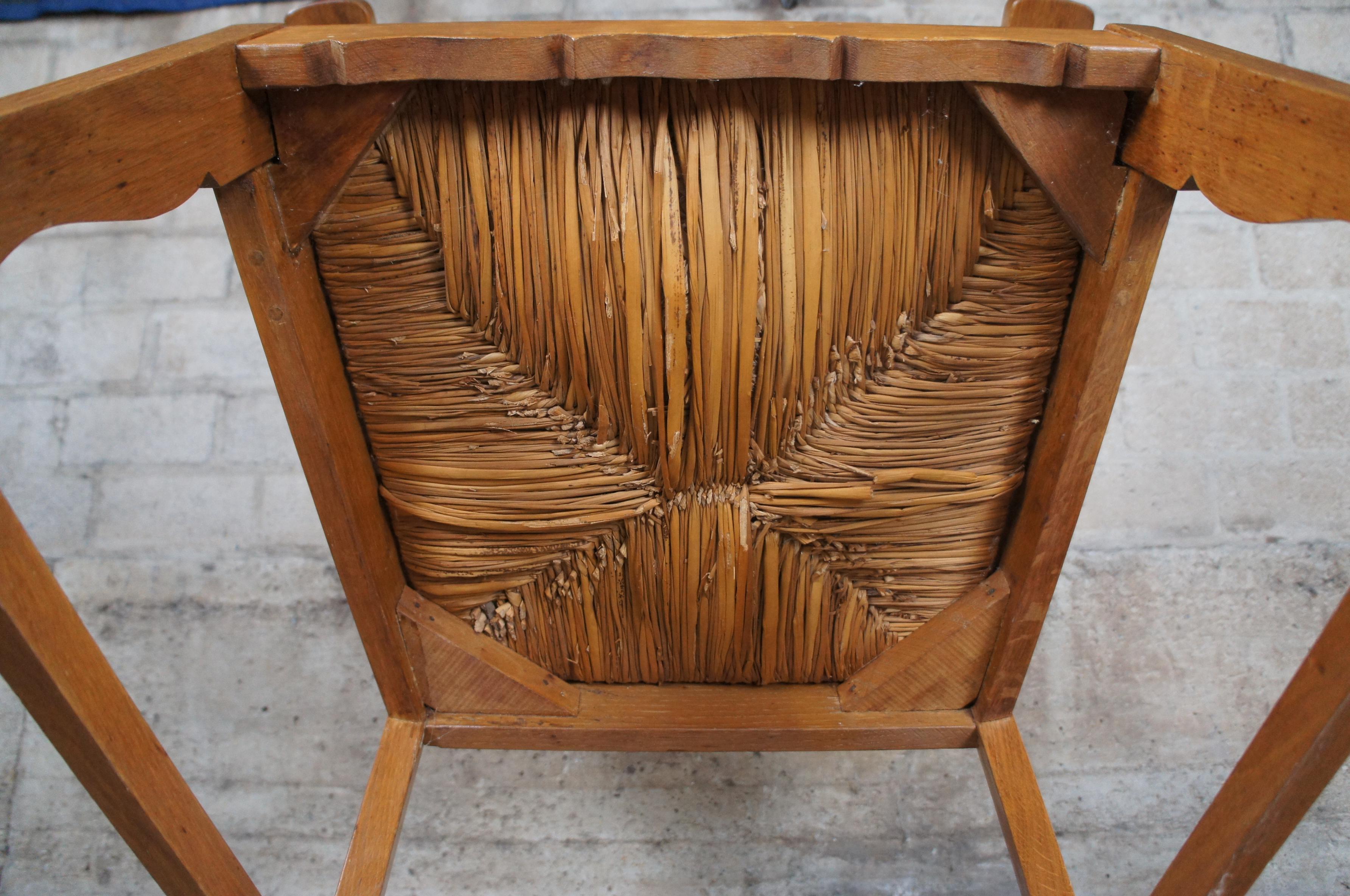 Antique Arts & Crafts Oak Rush Seat Pierced Clover Club Lounge Arm Chair For Sale 3