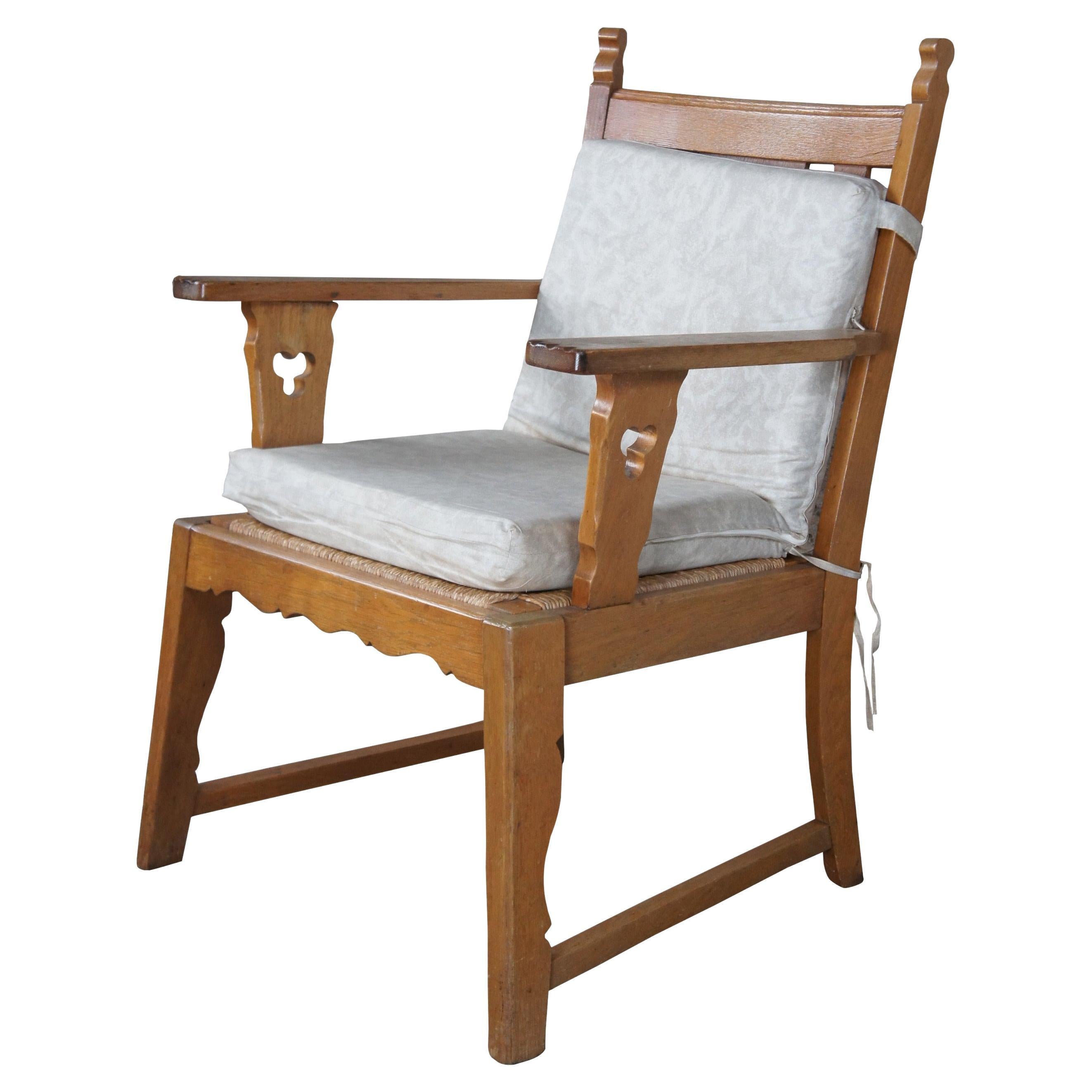 Antique Arts & Crafts Oak Rush Seat Pierced Clover Club Lounge Arm Chair