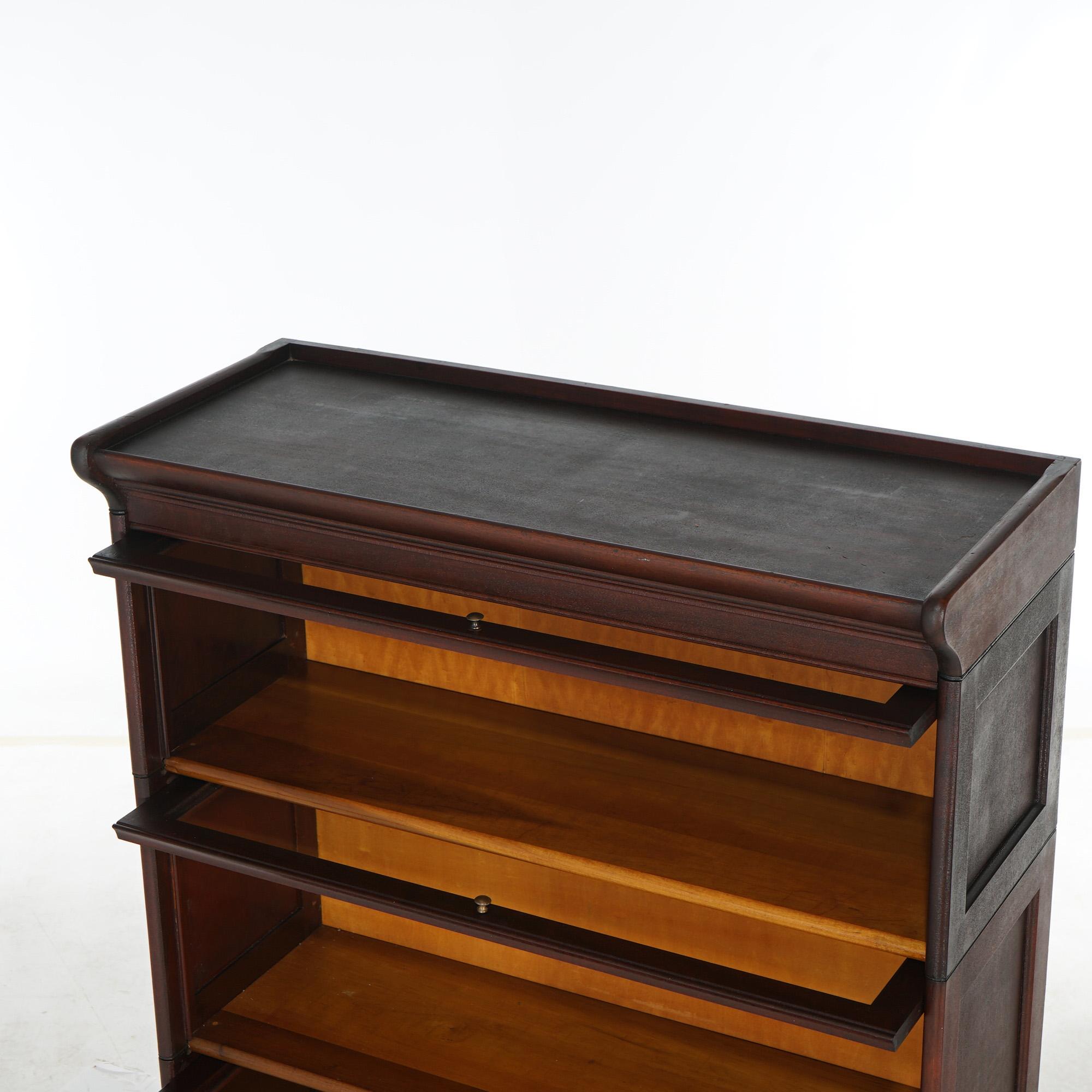 XX secolo Antica libreria a tre ripiani in Oak Arts & Crafts C1930 in vendita