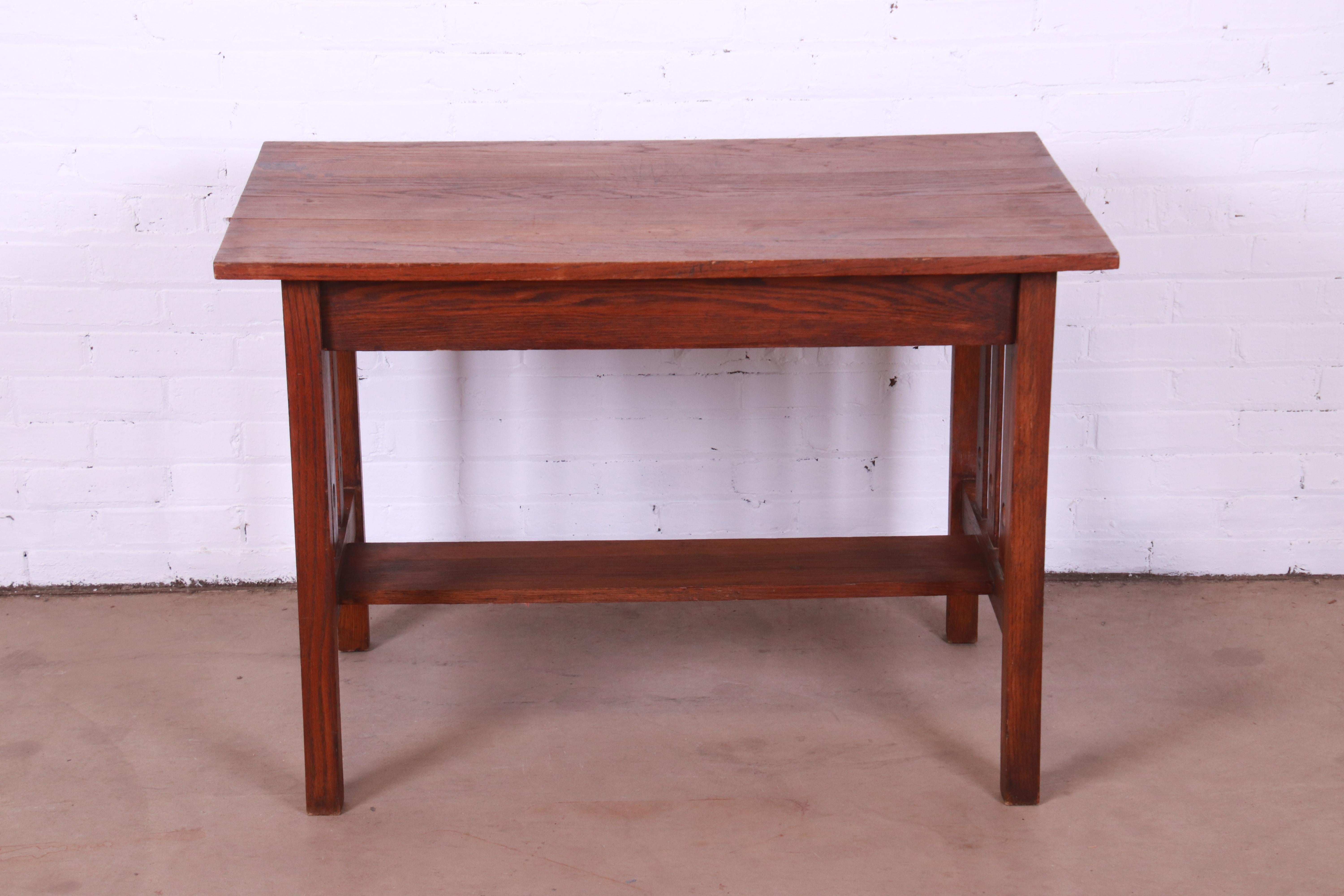 American Antique Arts & Crafts Oak Writing Desk in the Manner of Stickley Brothers
