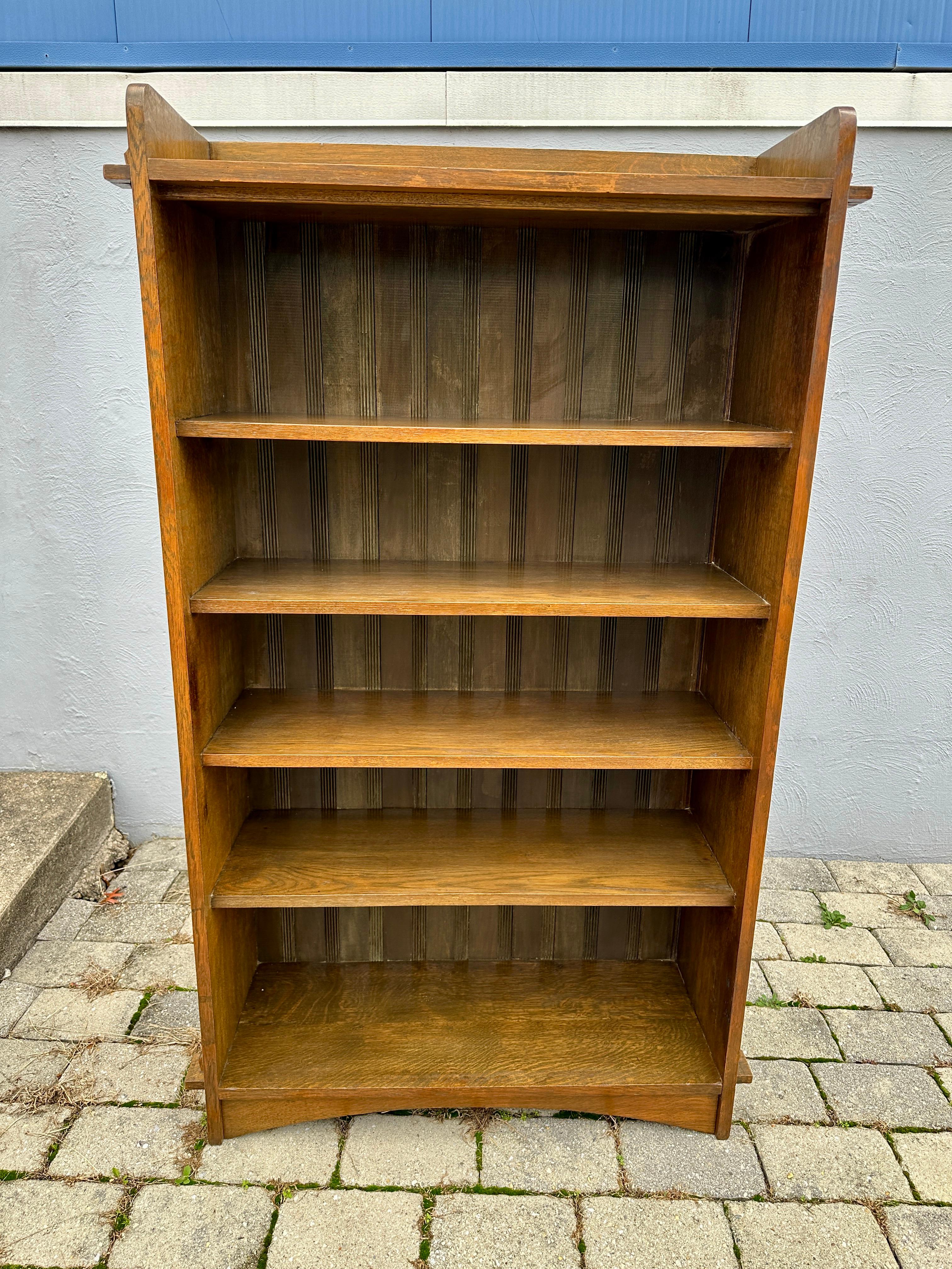 ANTIQUE Arts & Crafts Offenes Bücherregal von Harden - Stickley Era - W8374 (amerikanisch) im Angebot