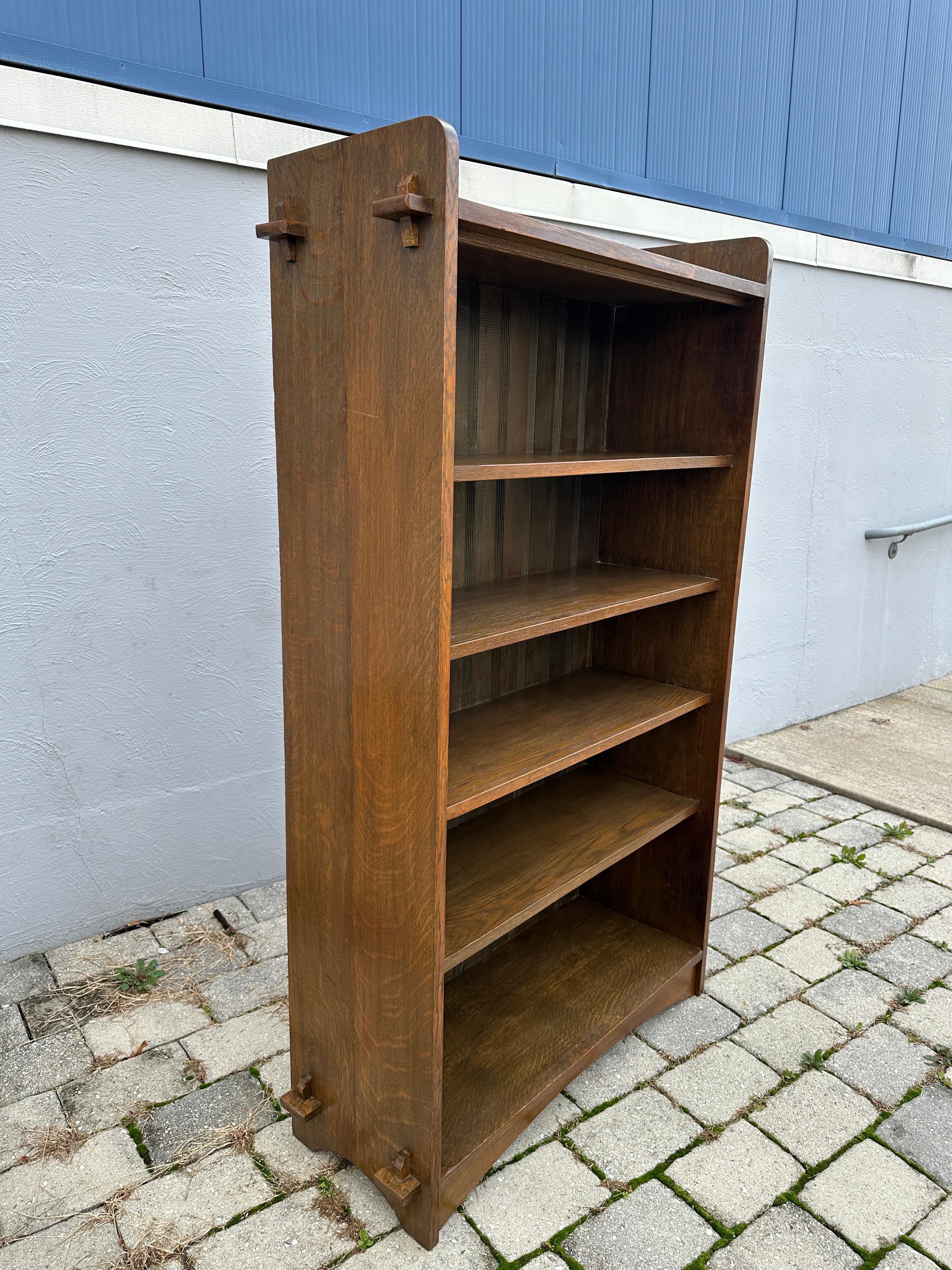 ANTIQUE Arts & Crafts Offenes Bücherregal von Harden - Stickley Era - W8374 (Eichenholz) im Angebot