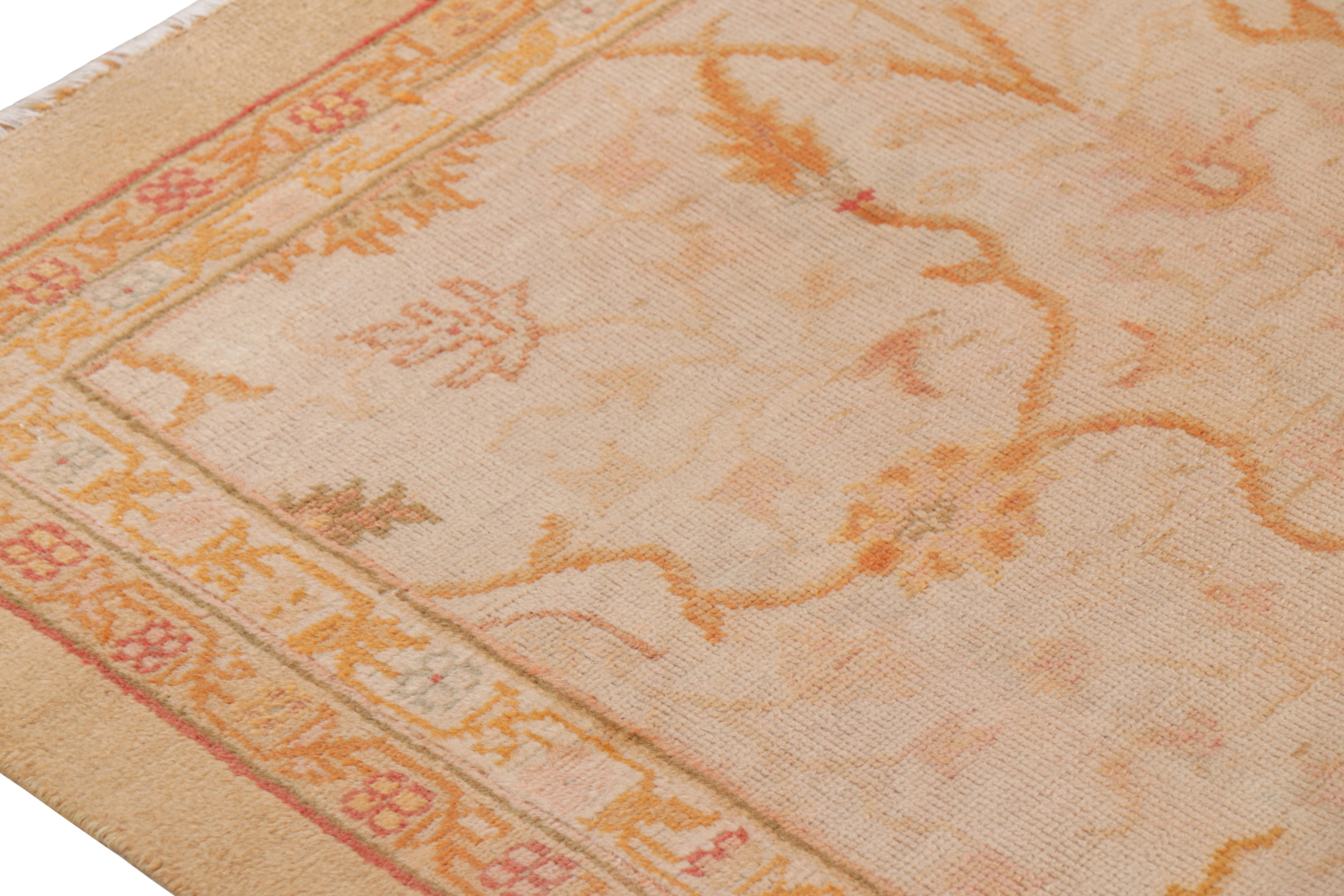 Alfombra antigua Arts & Crafts Oushak con motivos florales, de Rug & Kilim principios del siglo XX en venta