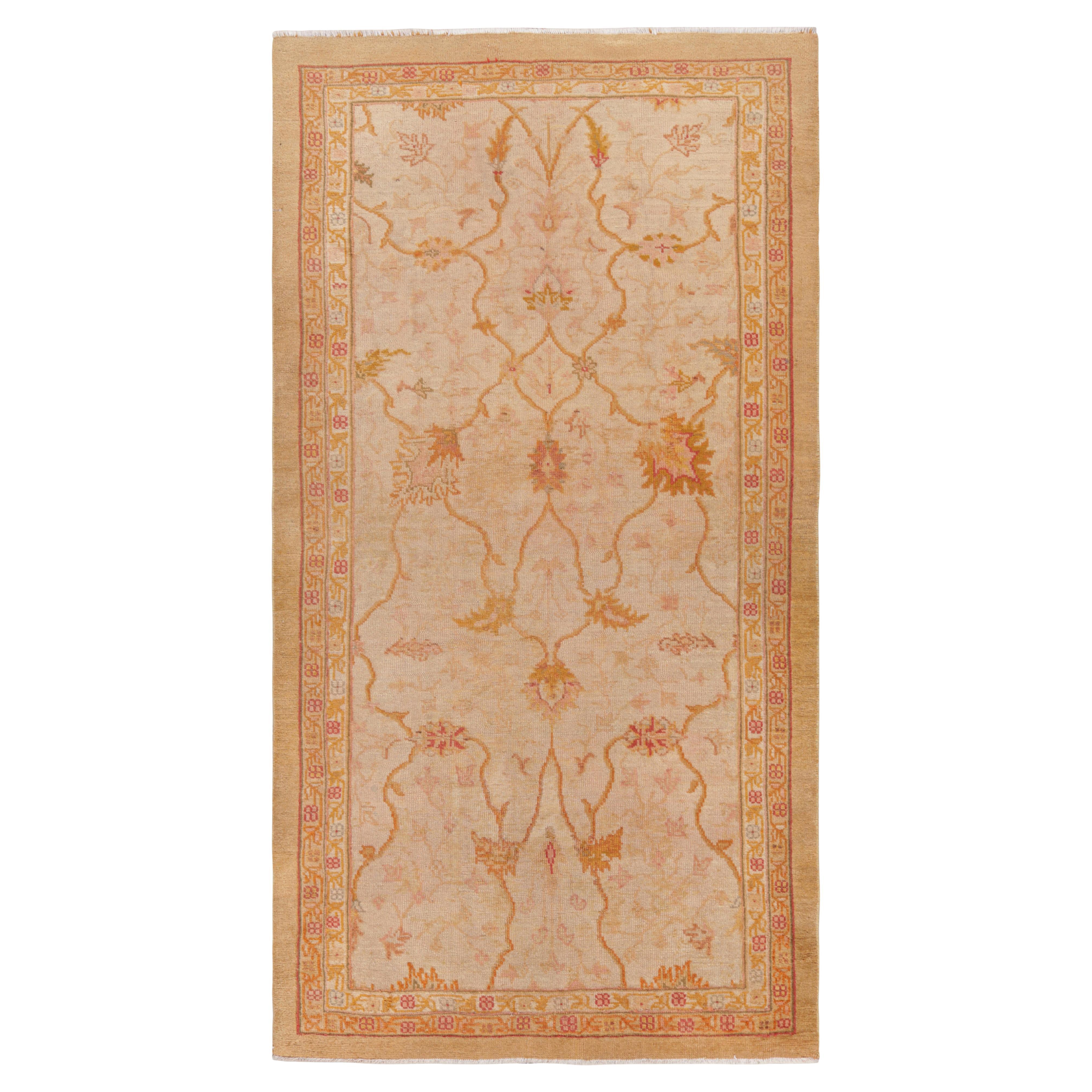 Tapis Oushak Arts & Crafts antique avec motifs floraux, de Rug & Kilim