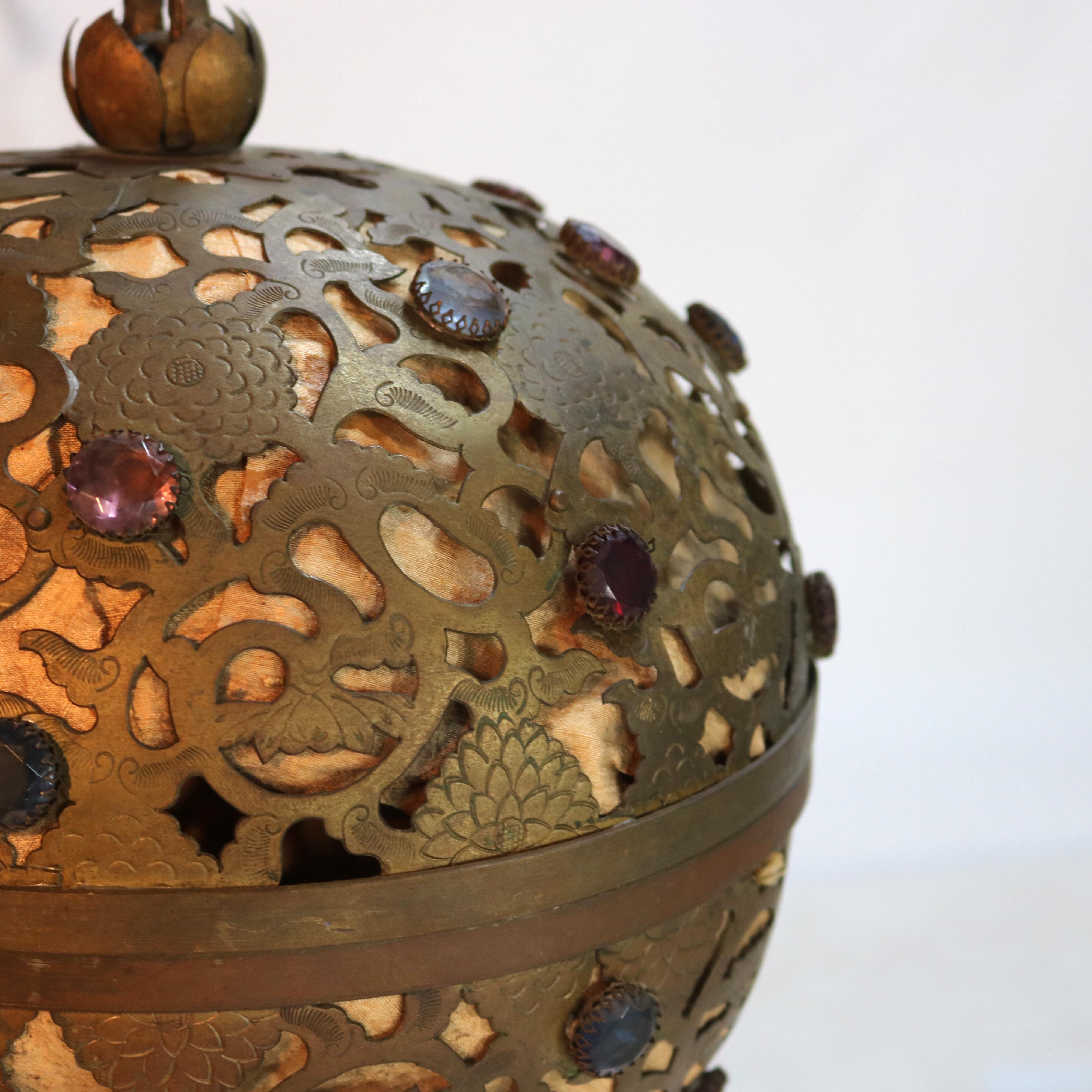 XX secolo Antico pendente in ottone traforato e con paralume a sfera Jewell C1920 in vendita