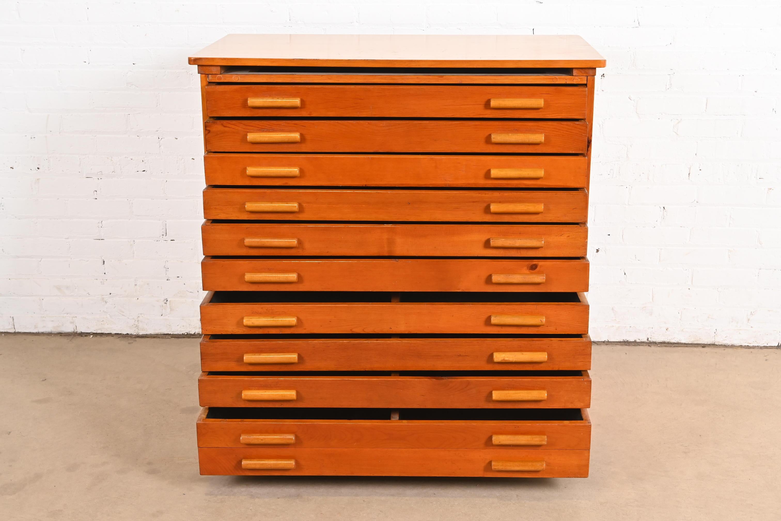 20ième siècle Classeur à dossier plat à 10 tiroirs pour plans d'architecte, en pin ancien, de style Antiques & Craft en vente