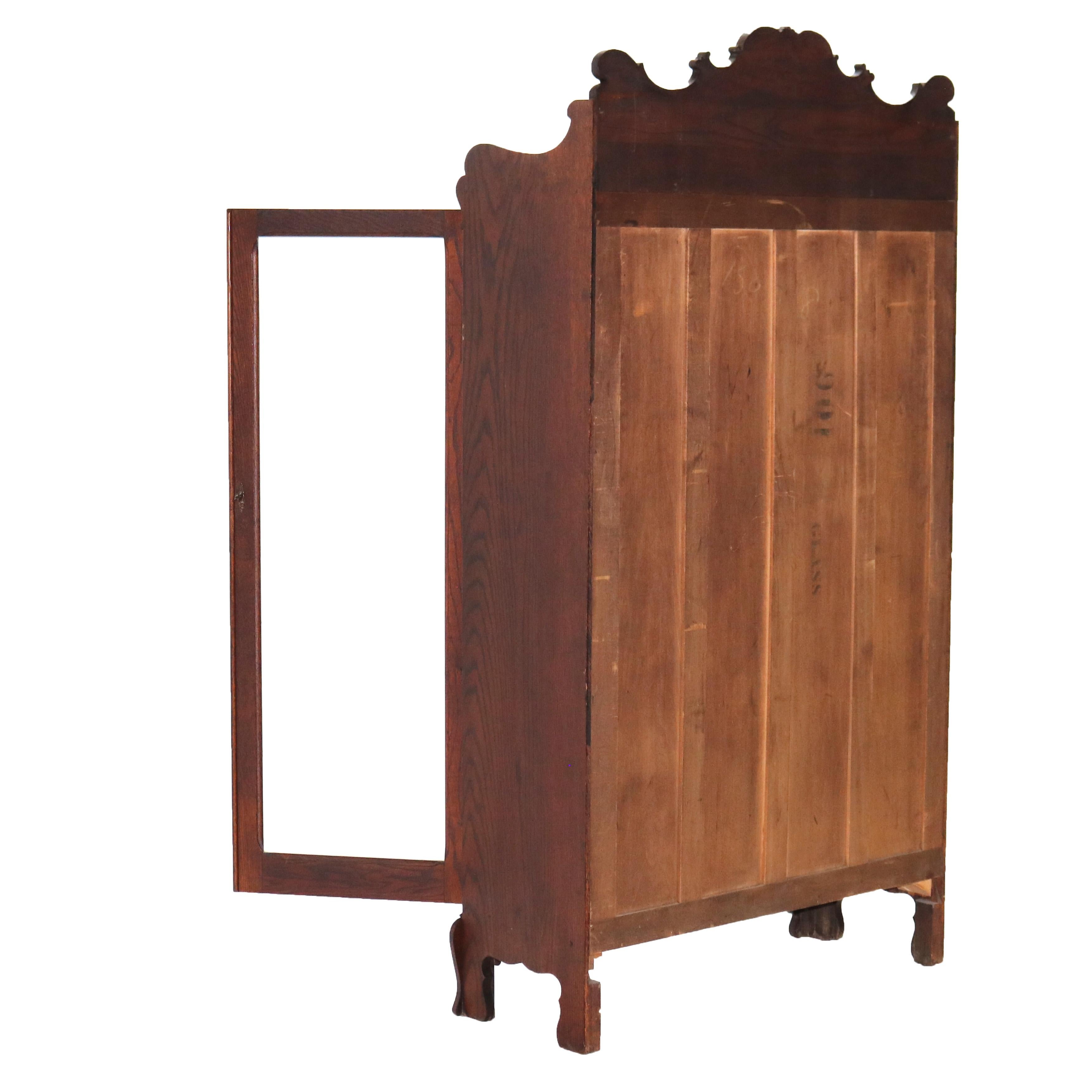 Bibliothèque Arts & Crafts ancienne à double porte en chêne pressé et sculpté C1920 en vente 3