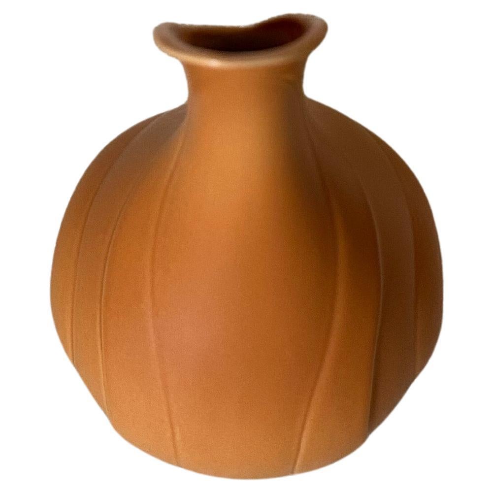 Antico vaso in ceramica Rookwood Swirl Bud di colore raro di Arts & Crafts in vendita 1