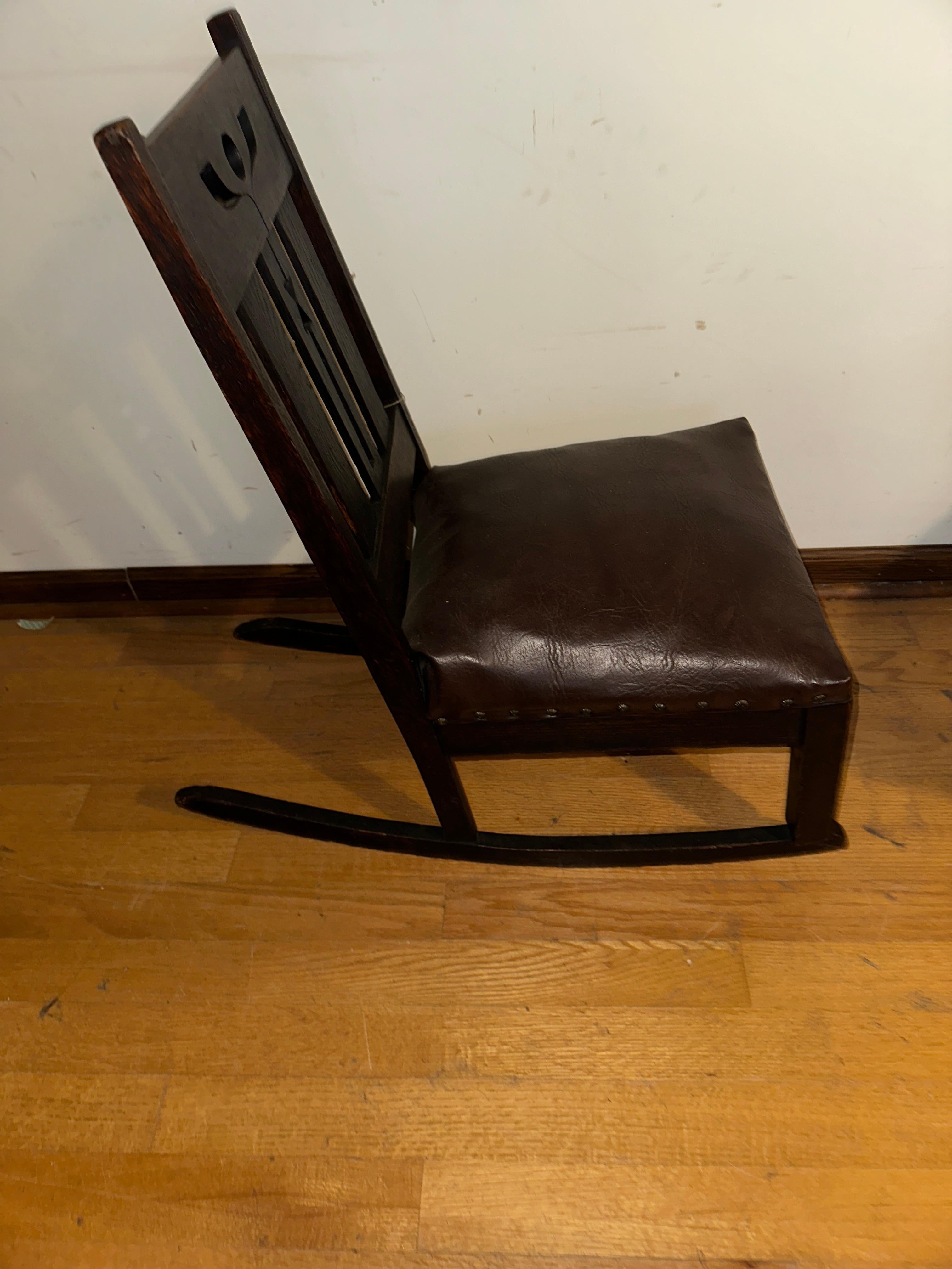 Antique Arts & Crafts Rocking Chair (Stickley Era) - W1894 In Good Condition For Sale In Shamokin Dam, PA