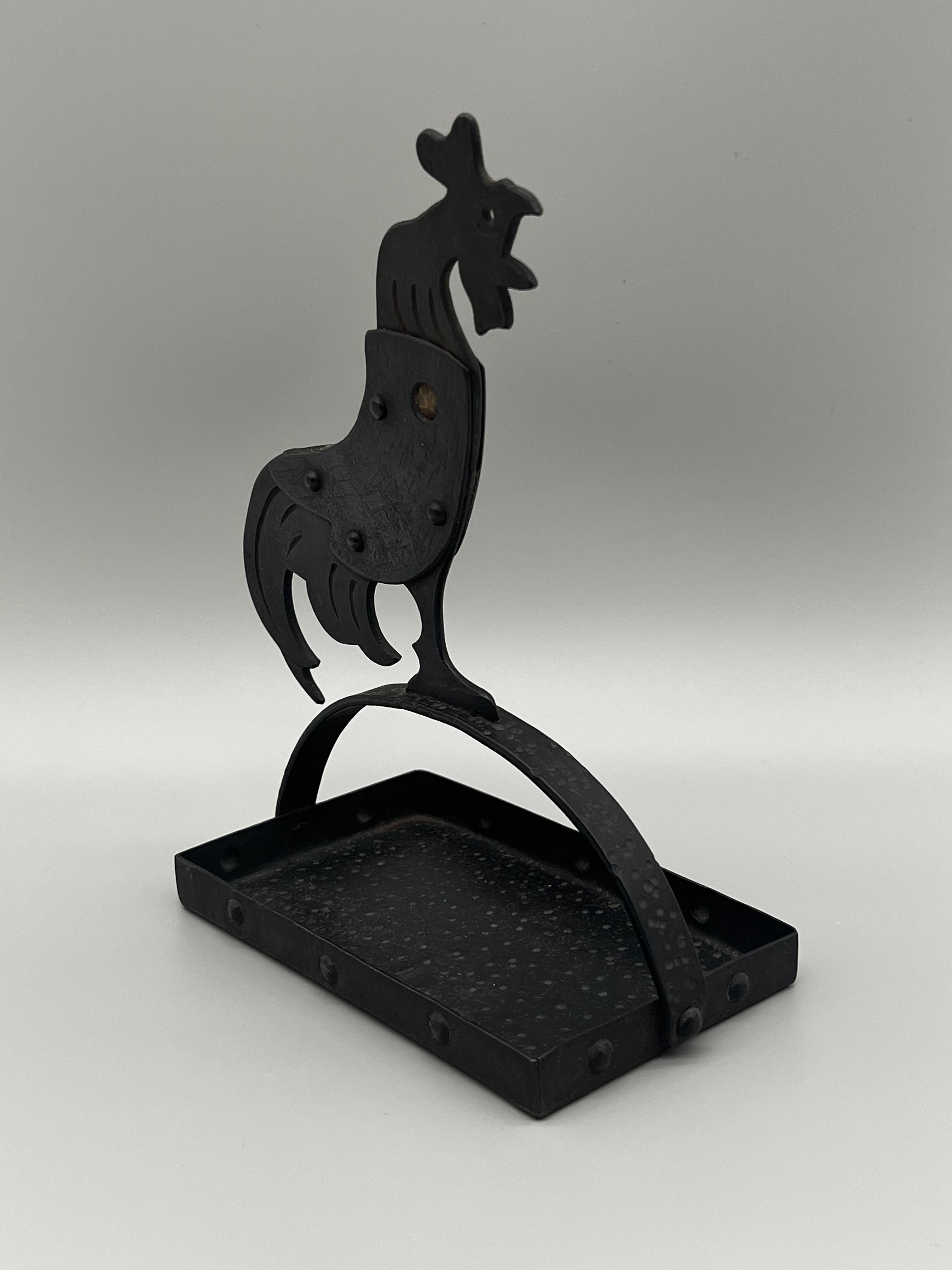 Antiker Arts and Crafts Hahn-Tisch-Zigarettenschneider von Hugo Berger, markiert Gobert (Metall) im Angebot