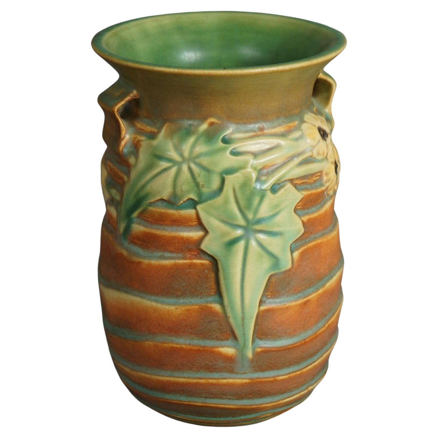 Ancien vase de poterie Arts & Crafts Roseville Luffa à motifs C1930