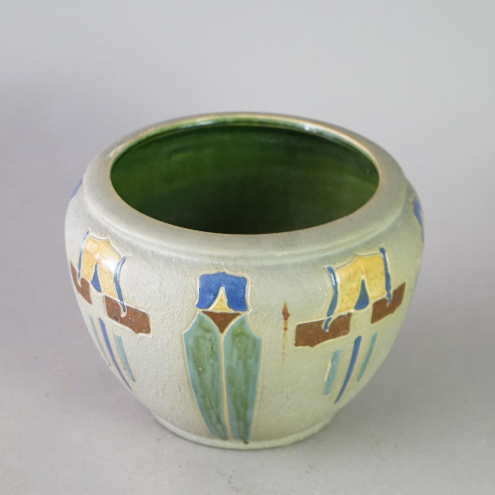 Antike Arts and Crafts Roseville Mostique Art Pottery Jardiniere Circa 1920 (Töpferwaren) im Angebot