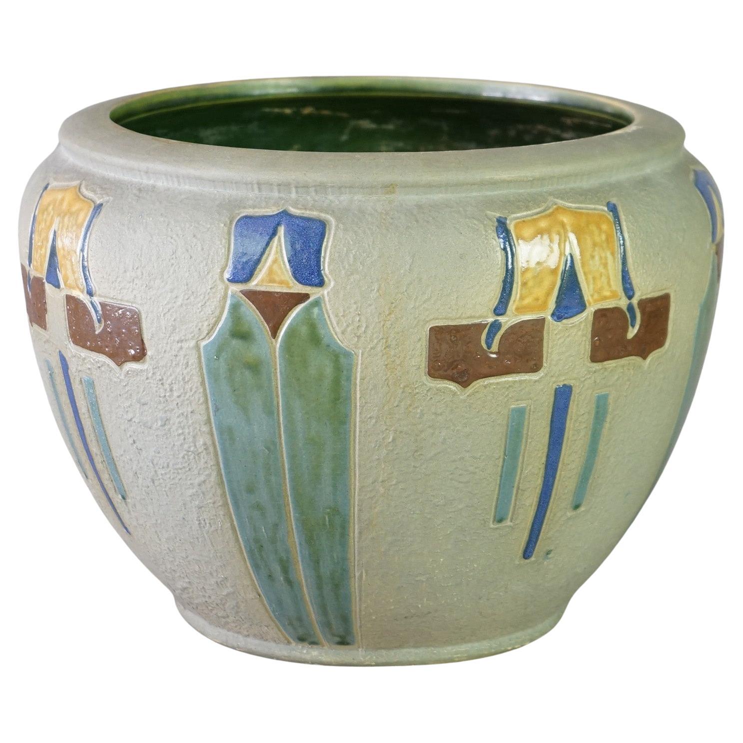 Antike Arts and Crafts Roseville Mostique Art Pottery Jardiniere Circa 1920 im Angebot