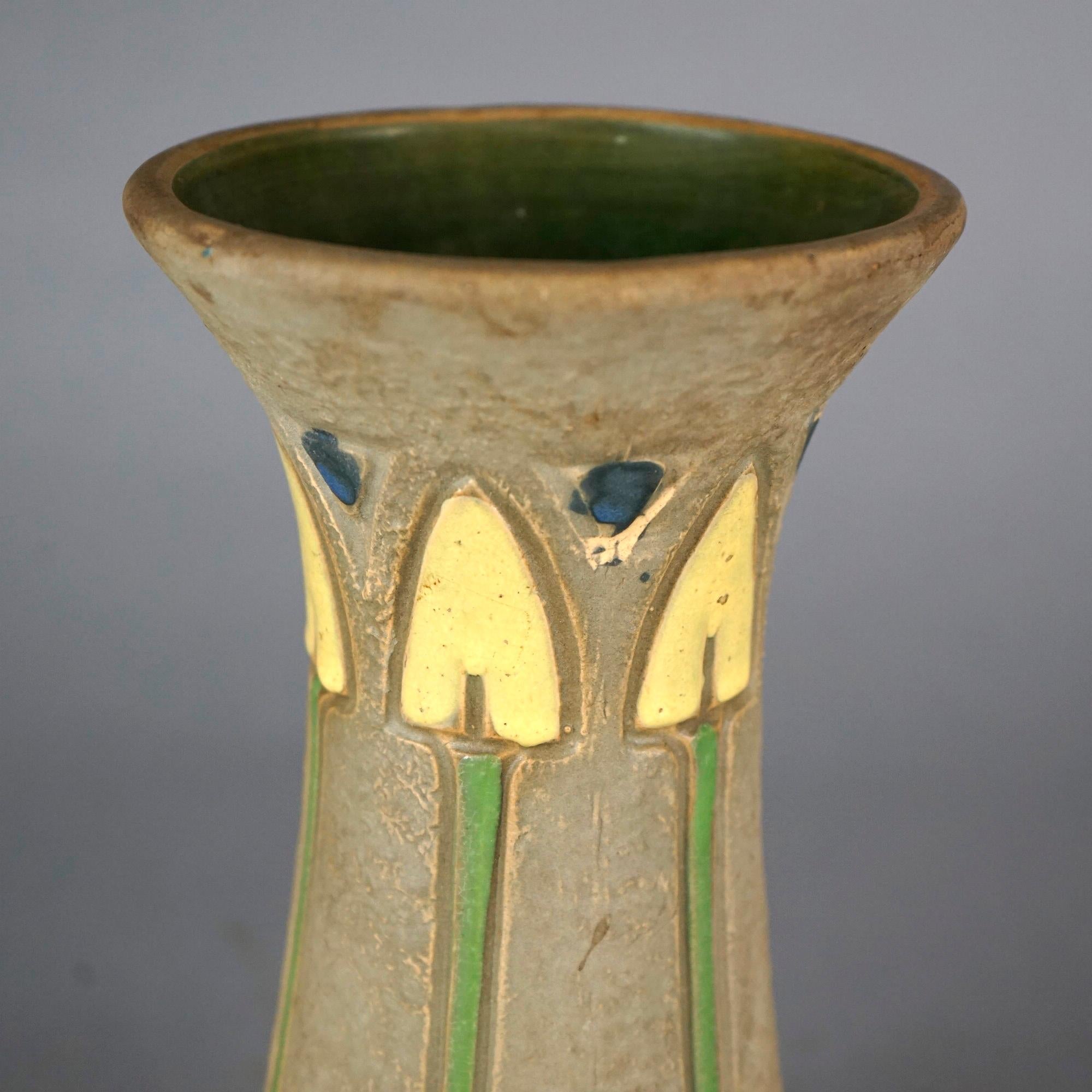American Antique Arts & Crafts Roseville Mostique Art Pottery Vase Circa 1930