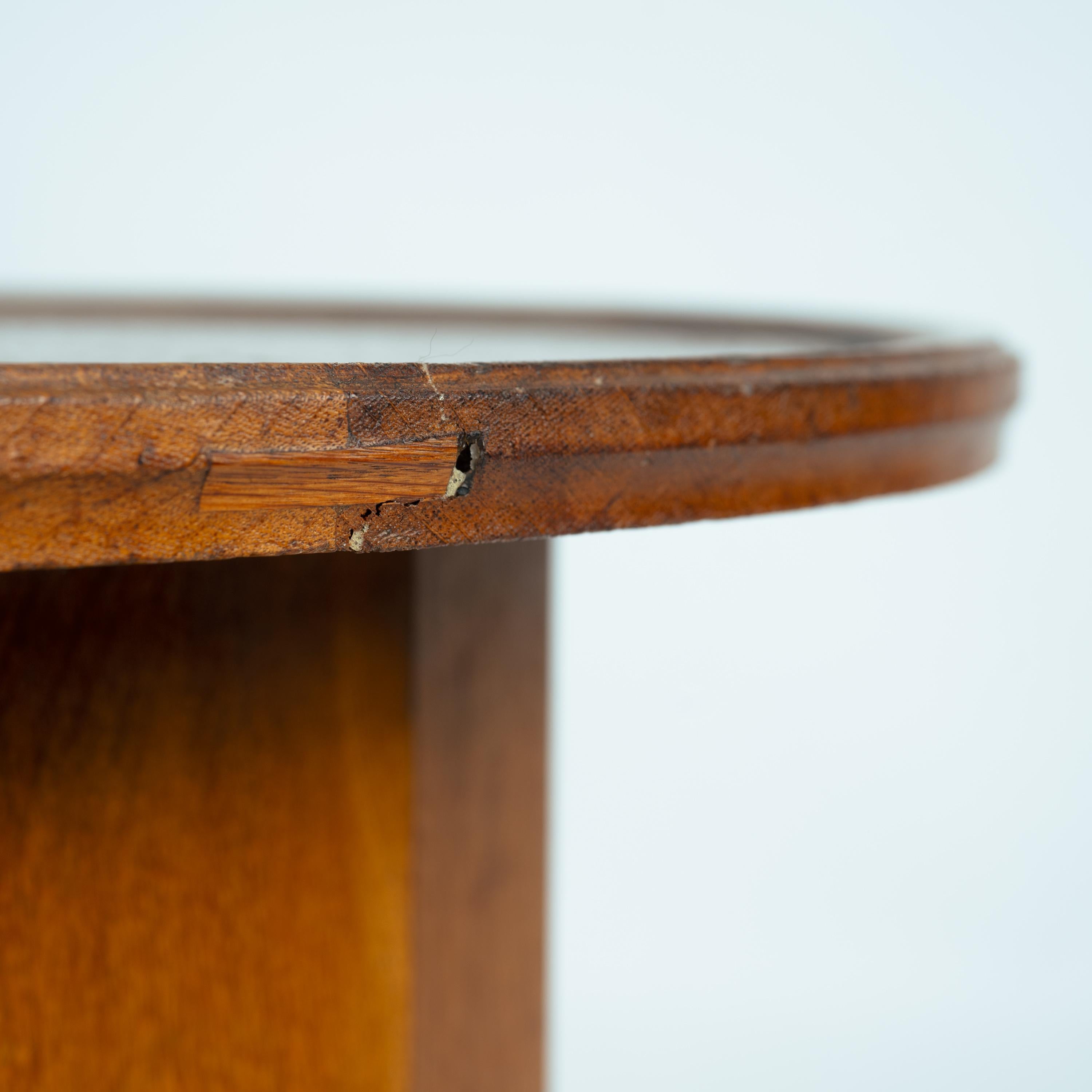 Early 20th Century Antique Arts & crafts round sidetable in oak and copper, United Kingdom, 1908 For Sale