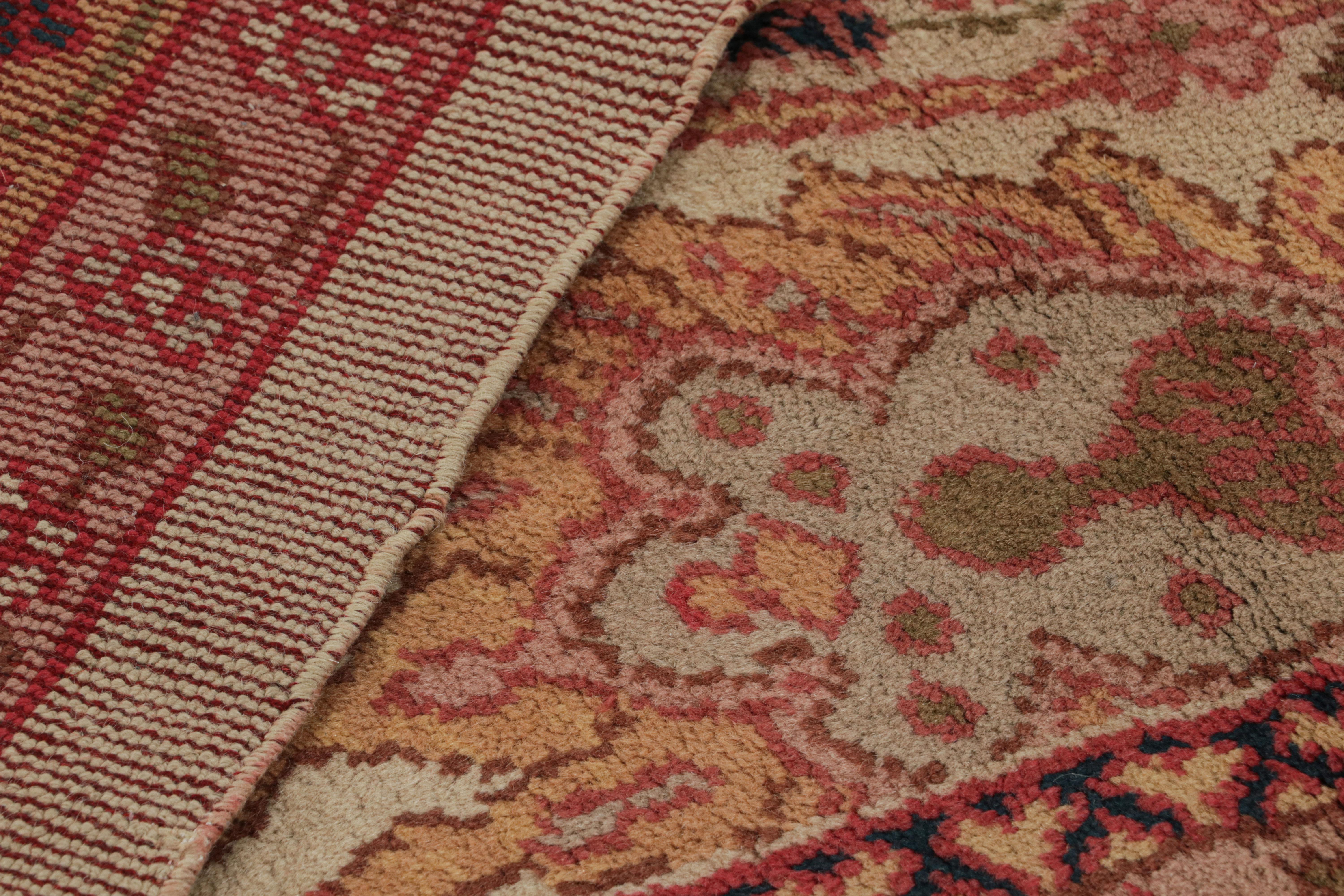 Antiker Arts and Crafts-Teppich in Beige mit rosa geblümten Mustern (Wolle) im Angebot