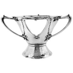 Antique trophée écossais Arts & Crafts de Glasgow à trois poignées en forme de coupe Loving Cup 1905