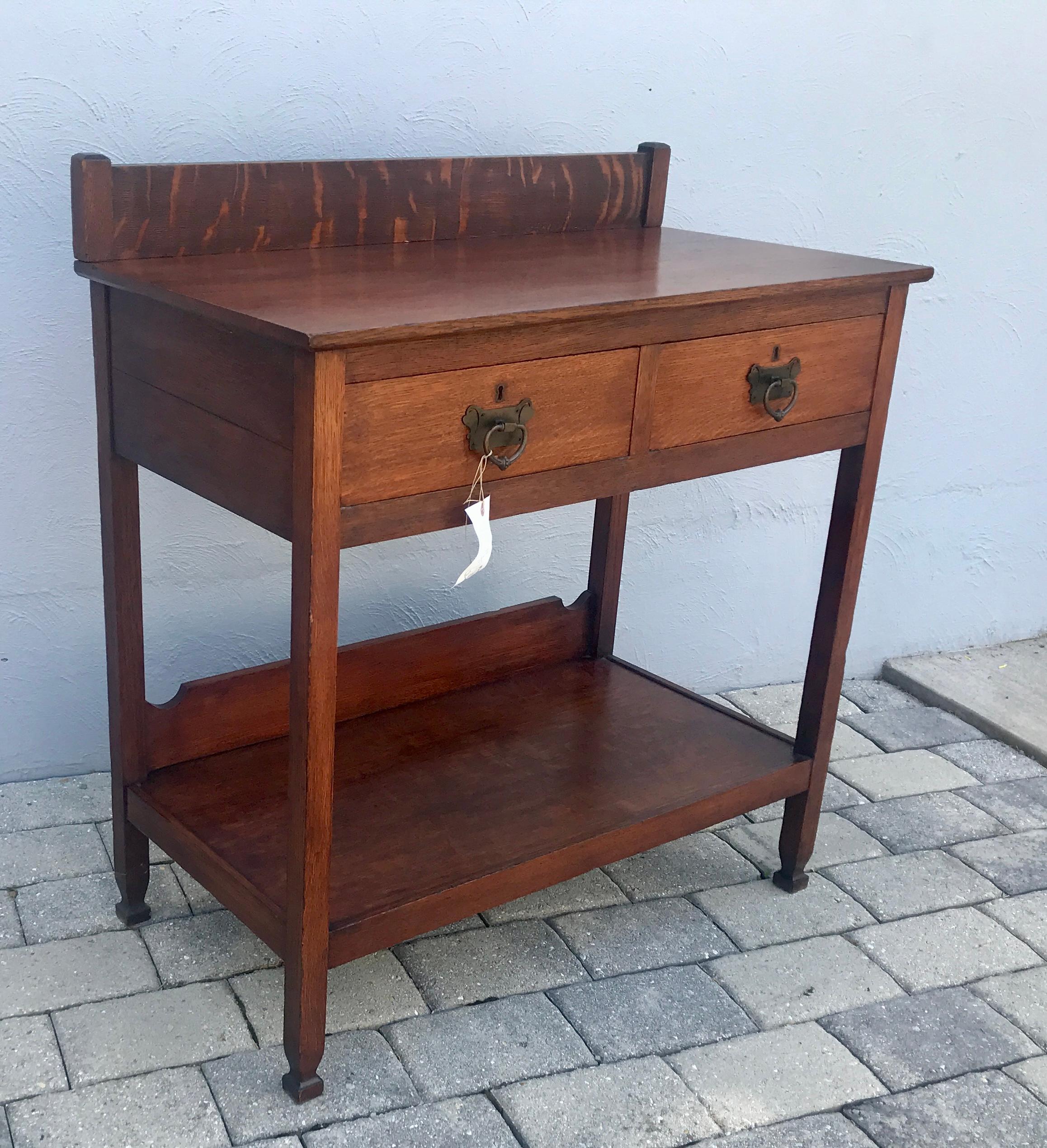 Arts and Crafts ANTIQUE circa Early 1900s   Table de service Arts & Crafts de 